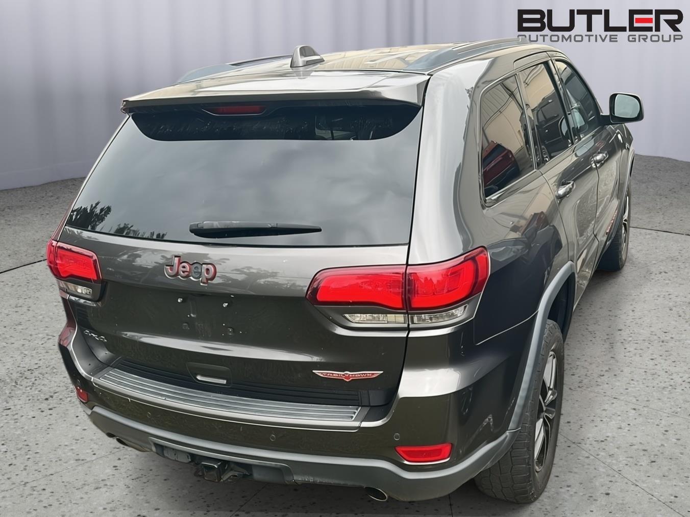 Used 2017 Granite Crystal Metallic Clearcoat Jeep Trailhawk image 8