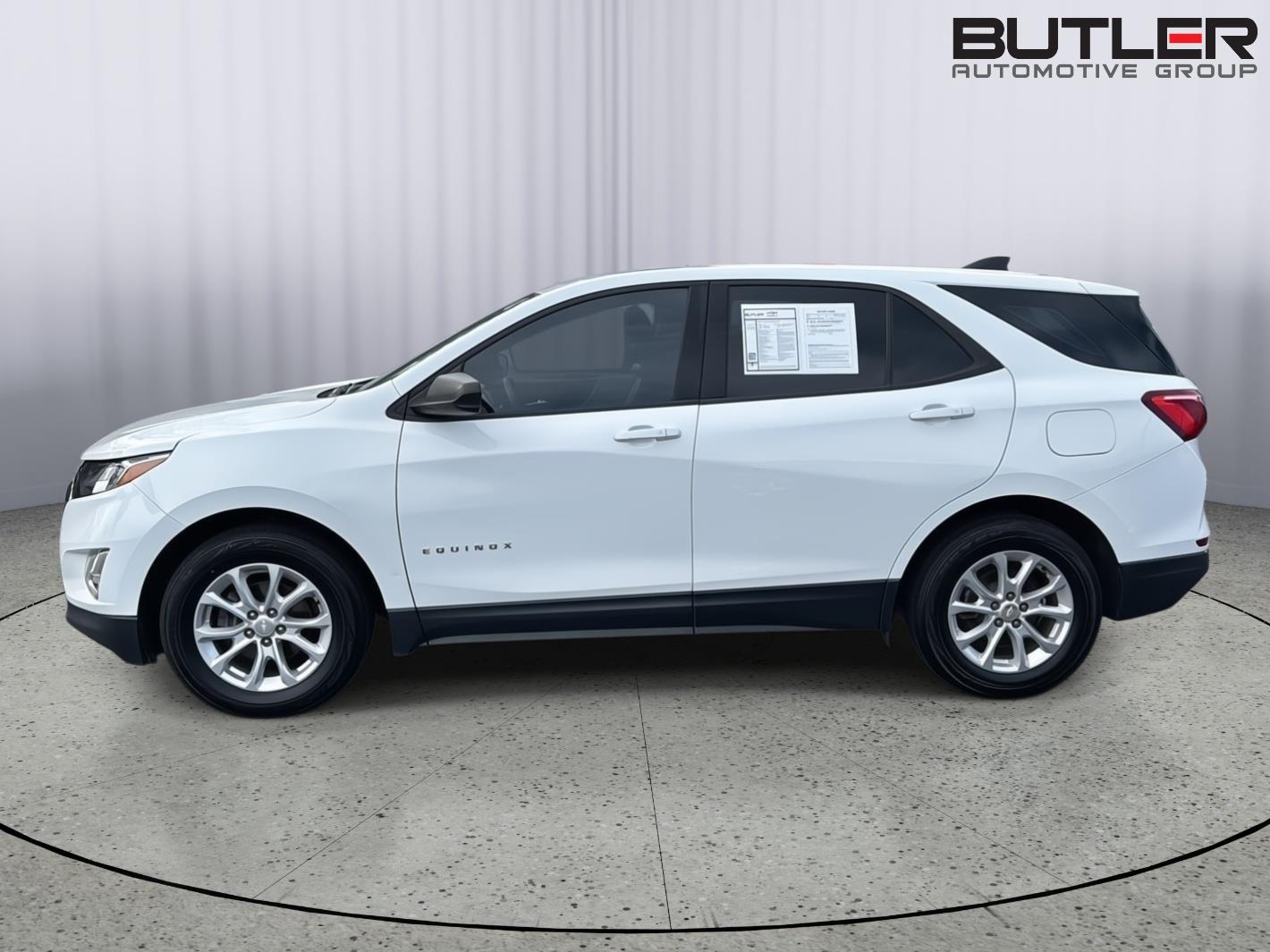Used 2018 Summit White Chevrolet LS image 3