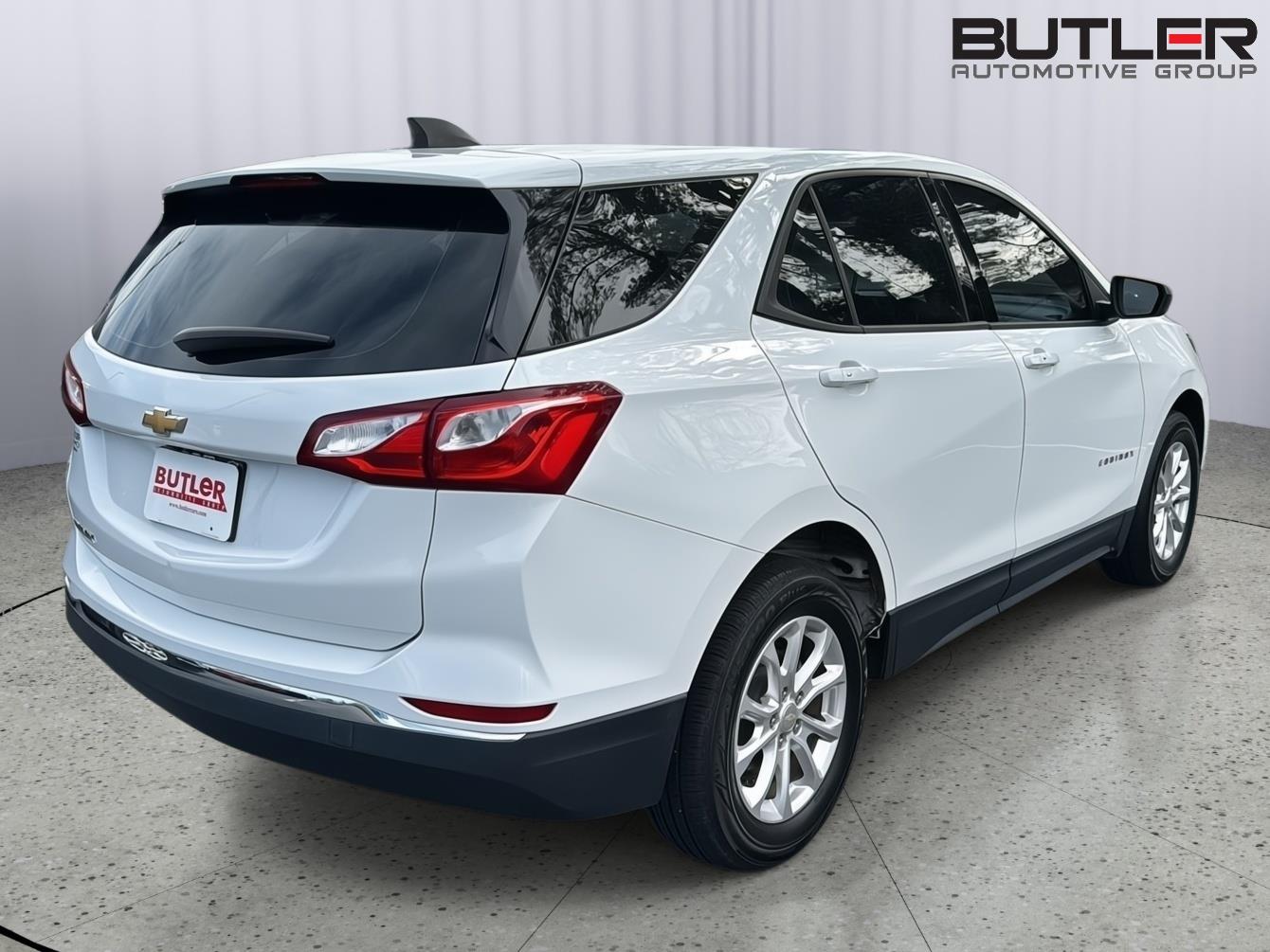 Used 2018 Summit White Chevrolet LS image 6