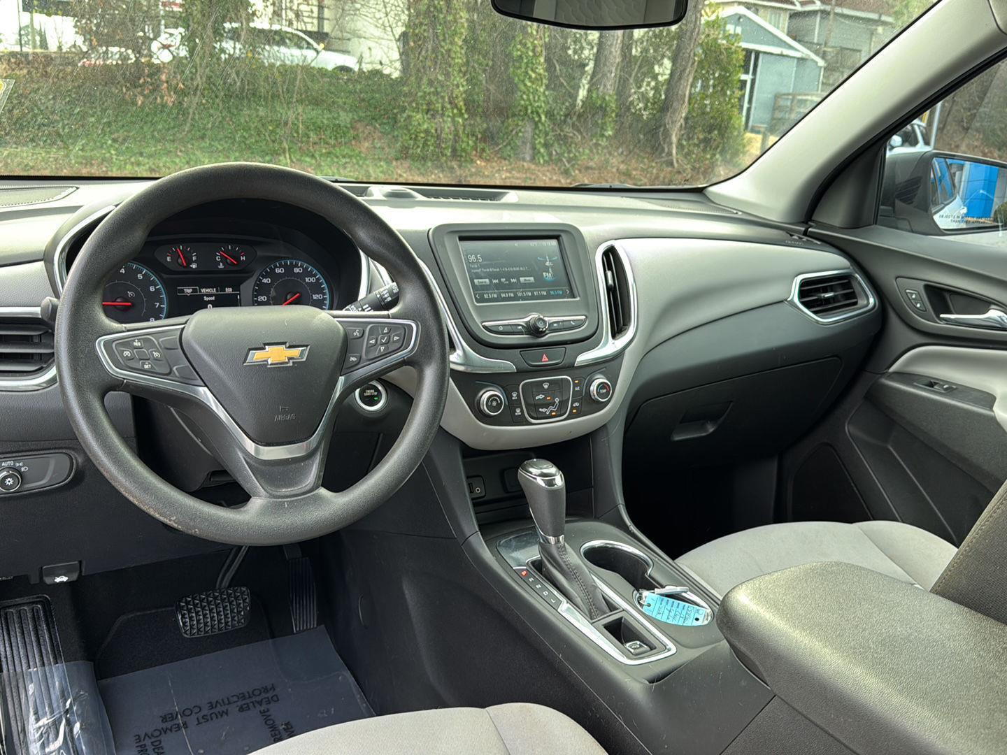 Used 2018 Summit White Chevrolet LS image 17