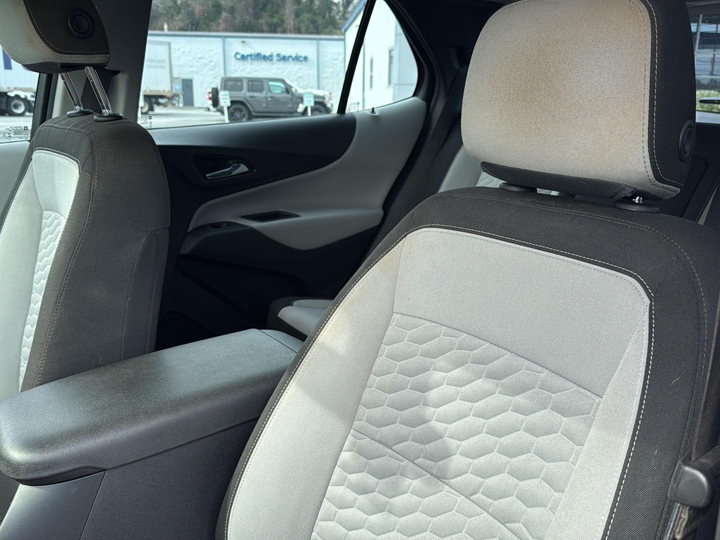 Used 2018 Summit White Chevrolet LS image 26