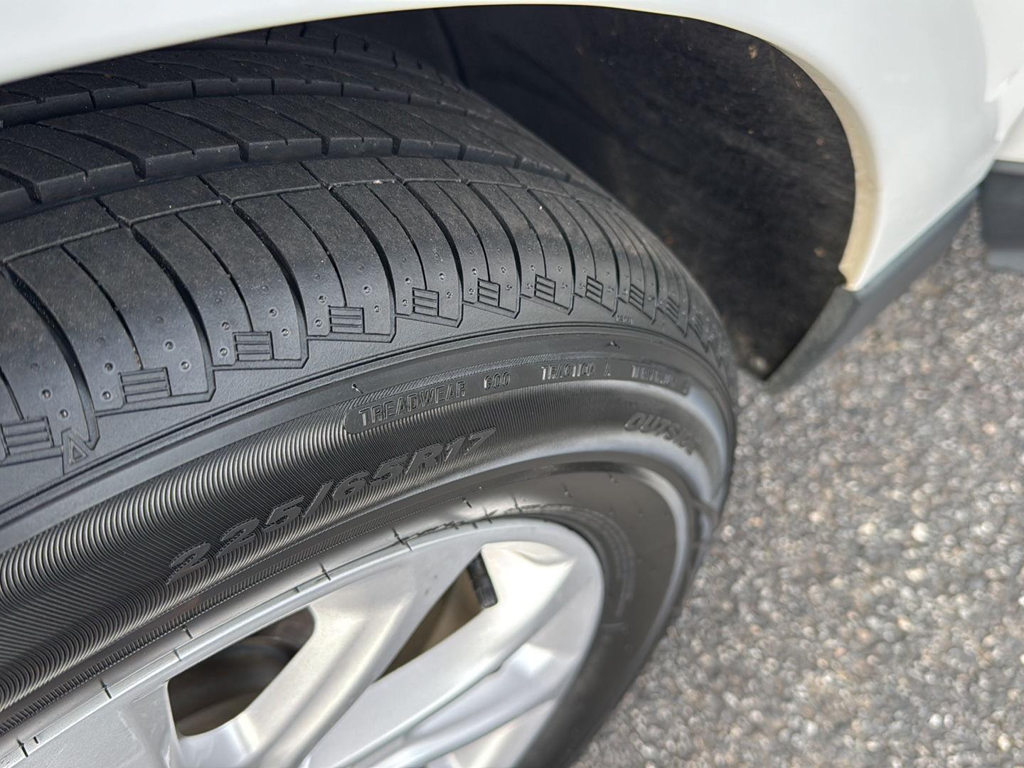 Used 2018 Summit White Chevrolet LS image 34