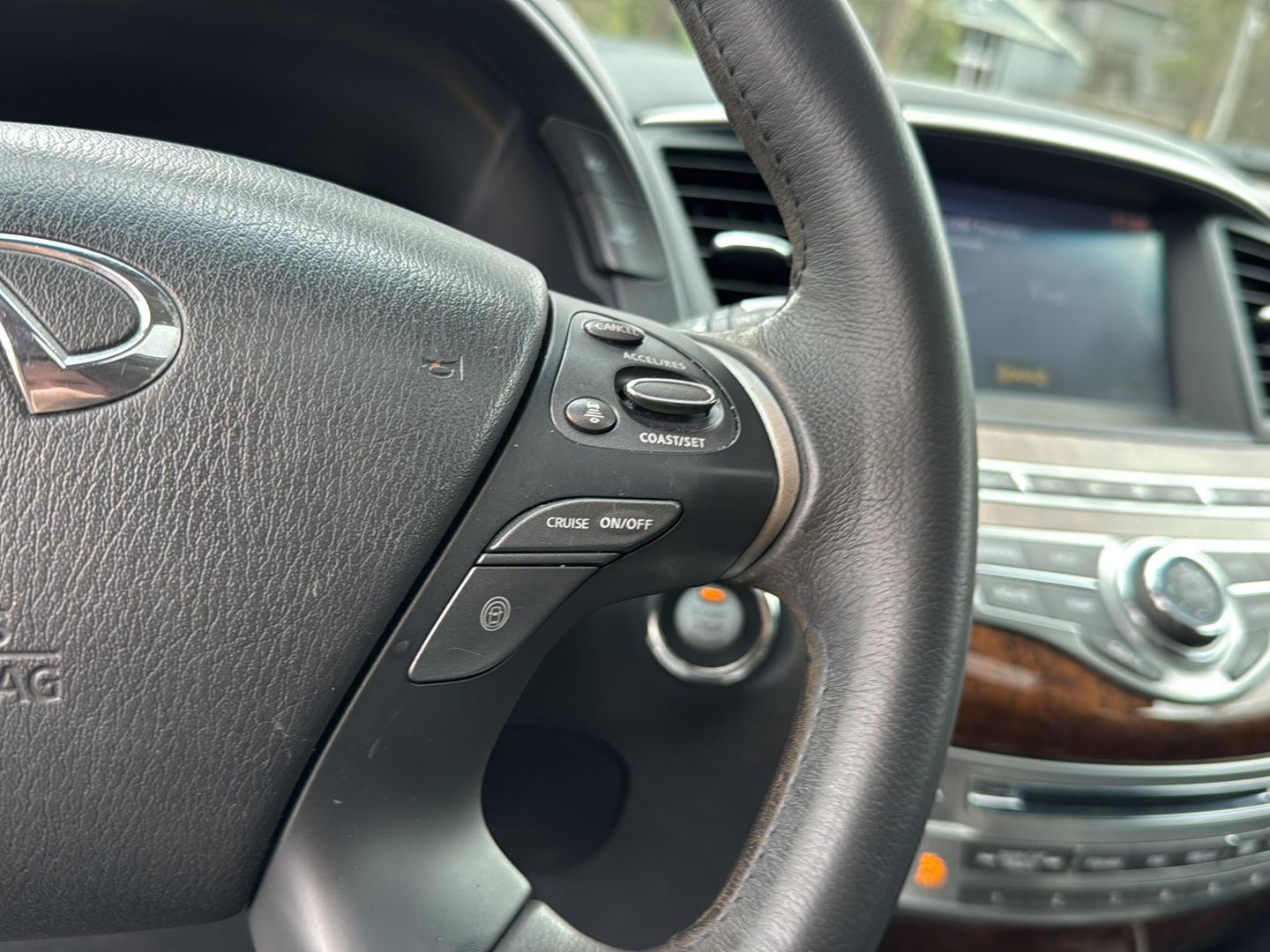 Used 2015 Majestic White INFINITI AWD 4dr image 20