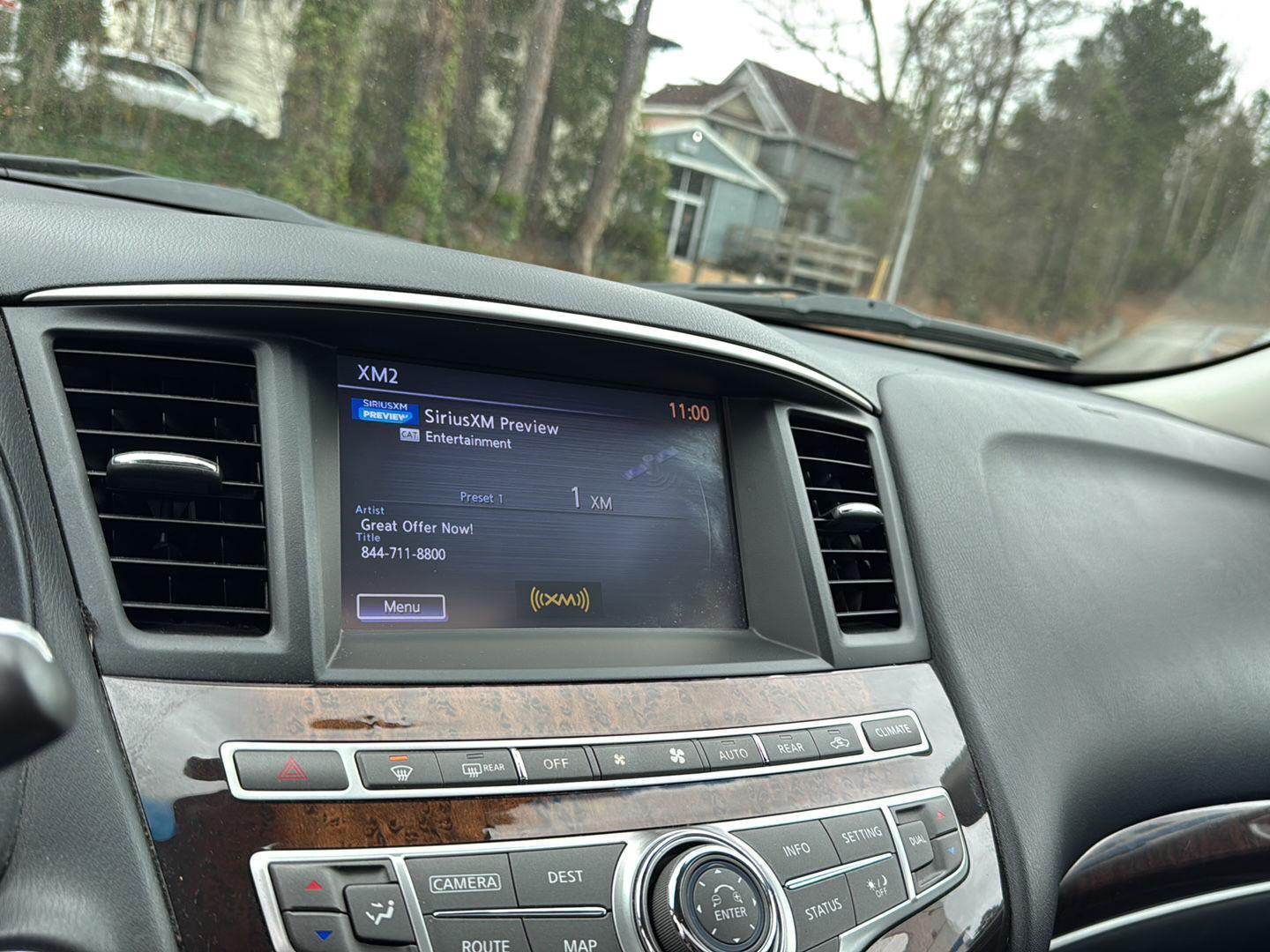 Used 2015 Majestic White INFINITI AWD 4dr image 22