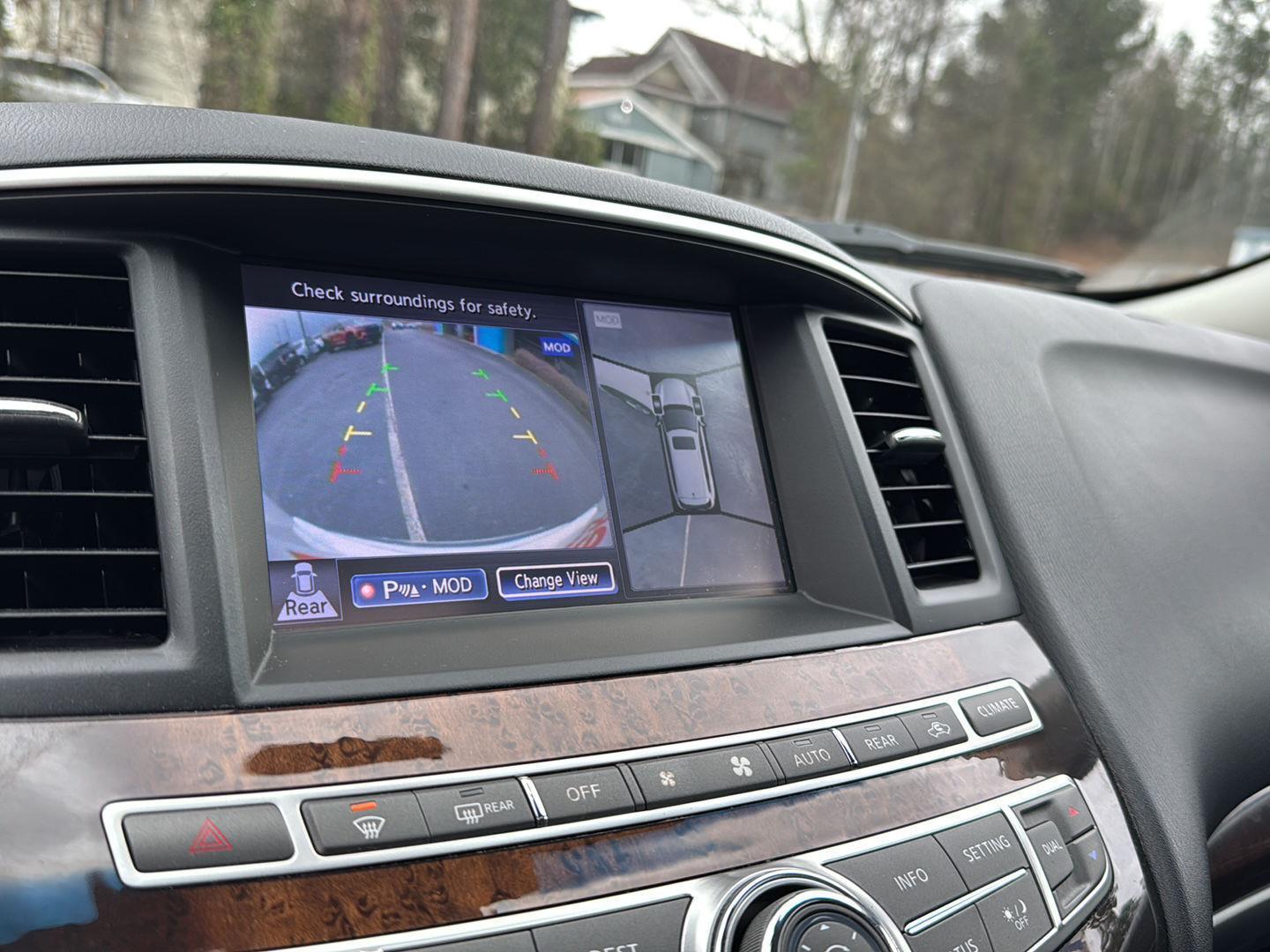 Used 2015 Majestic White INFINITI AWD 4dr image 24