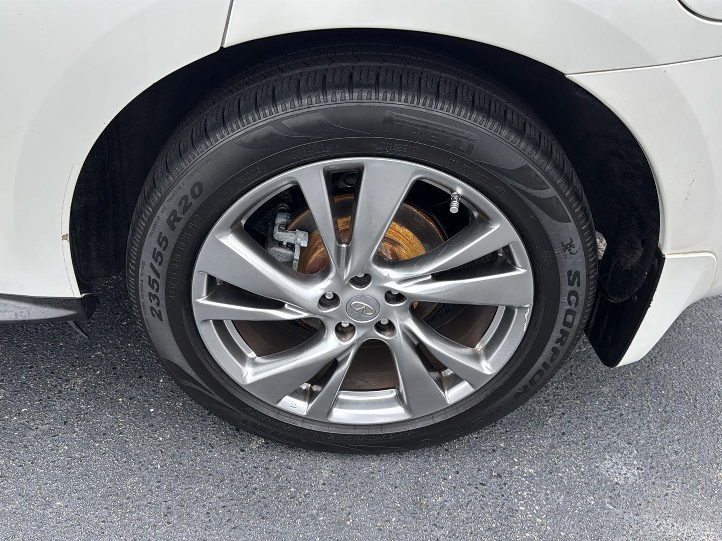 Used 2015 Majestic White INFINITI AWD 4dr image 35