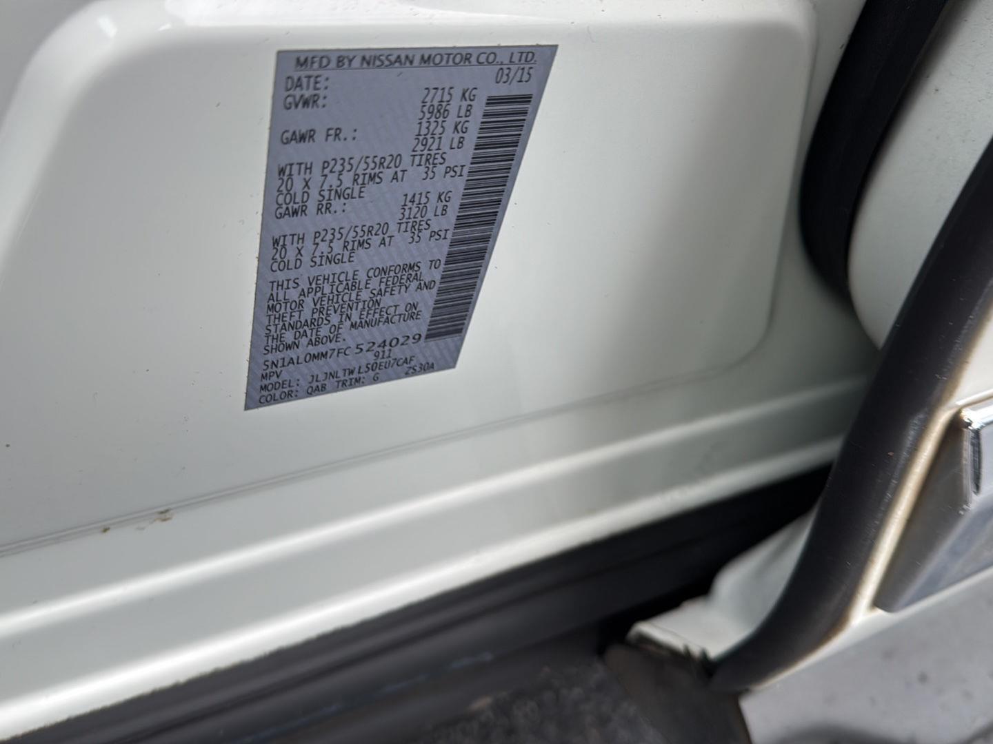 Used 2015 Majestic White INFINITI AWD 4dr image 39