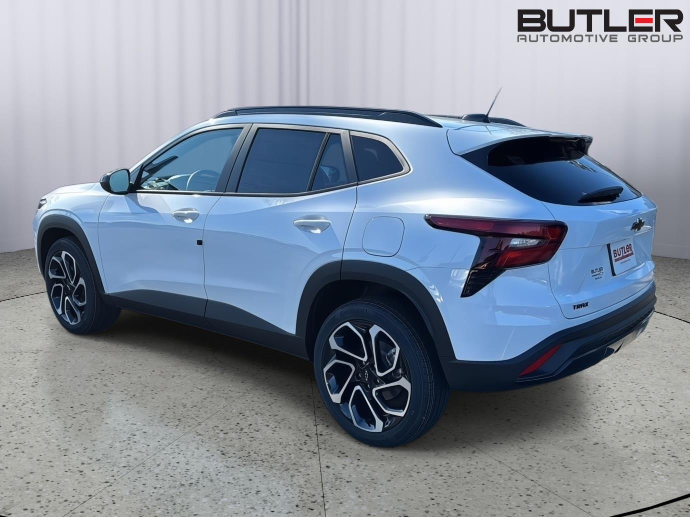 New 2026 Summit White Chevrolet 2RS image 3