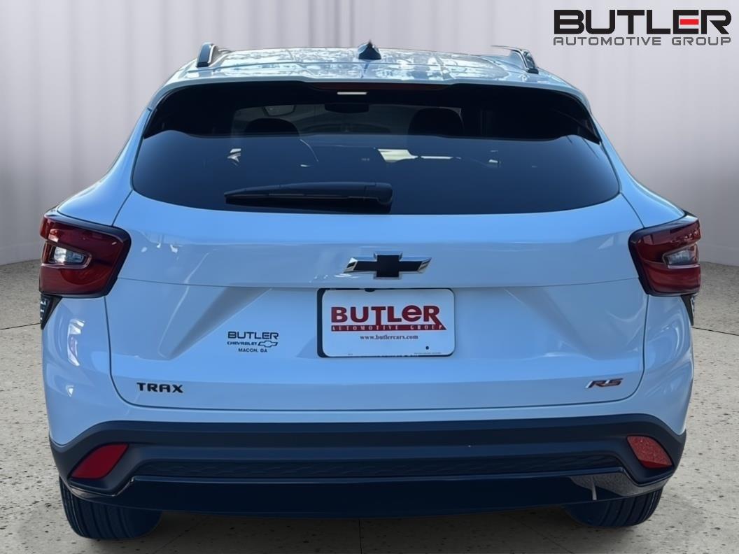 New 2026 Summit White Chevrolet 2RS image 4