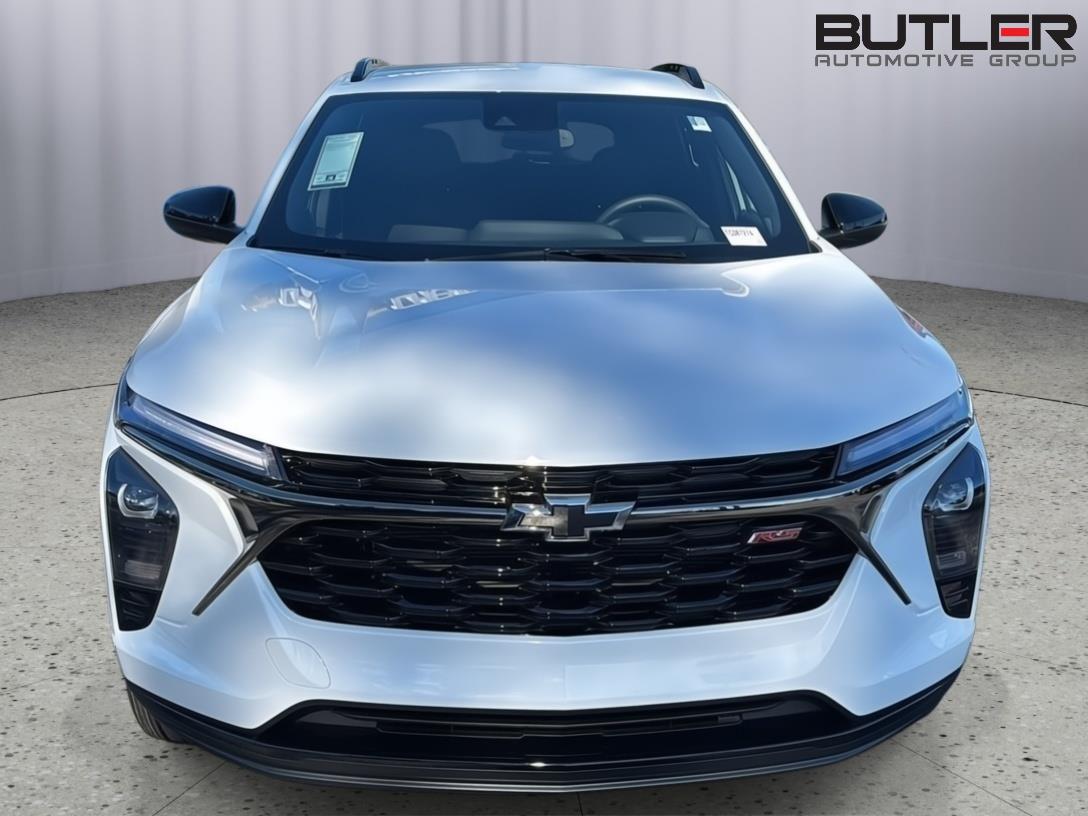 New 2026 Summit White Chevrolet 2RS image 7