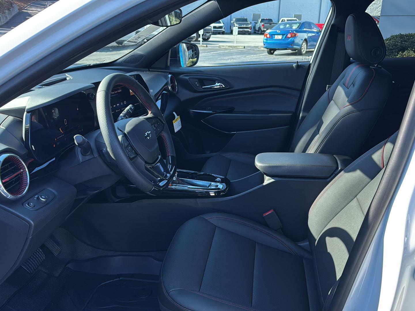 New 2026 Summit White Chevrolet 2RS image 8