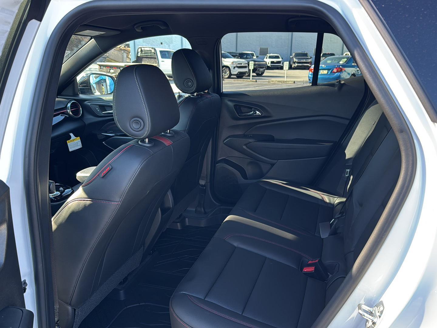 New 2026 Summit White Chevrolet 2RS image 9