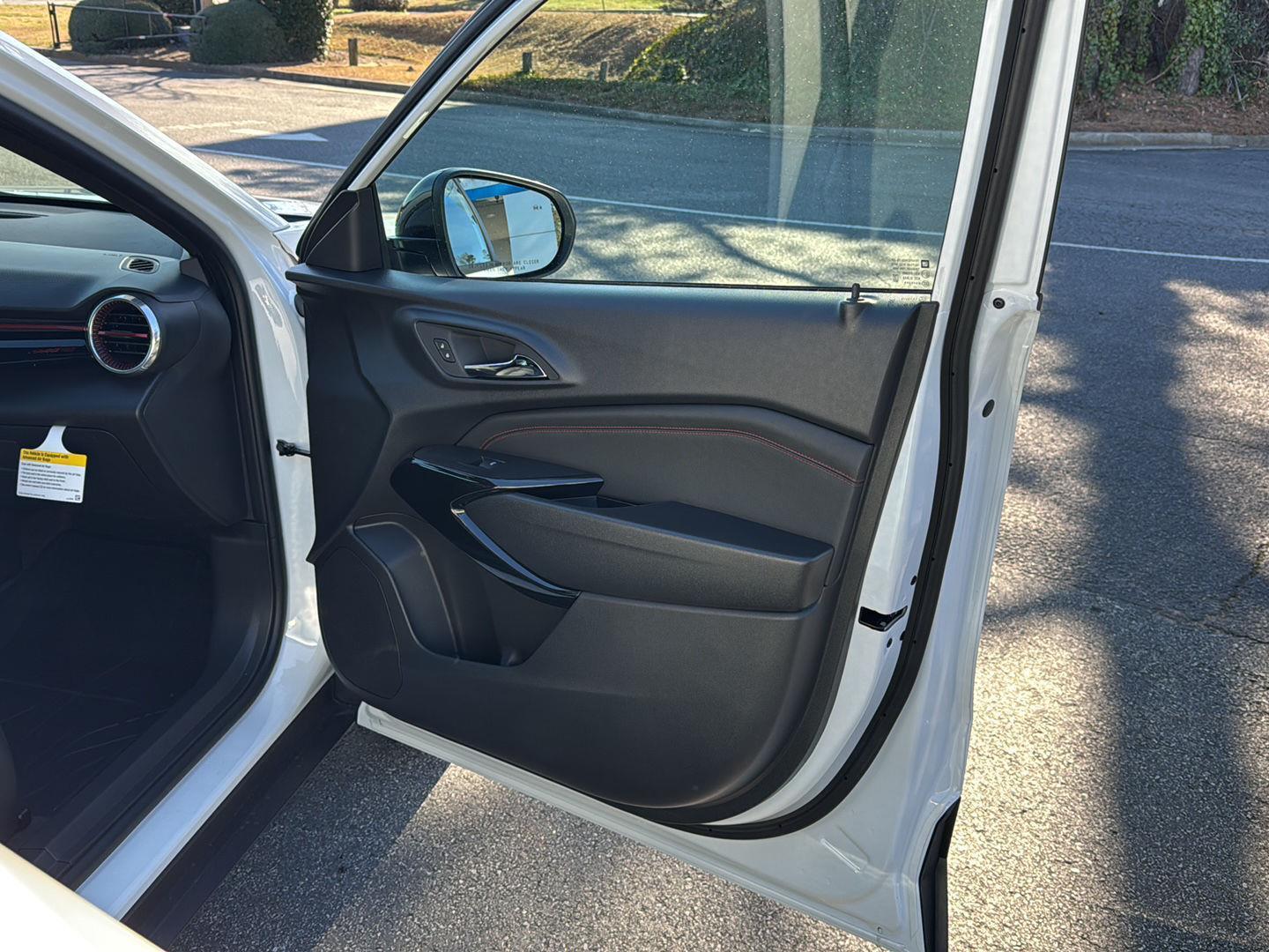 New 2026 Summit White Chevrolet 2RS image 12