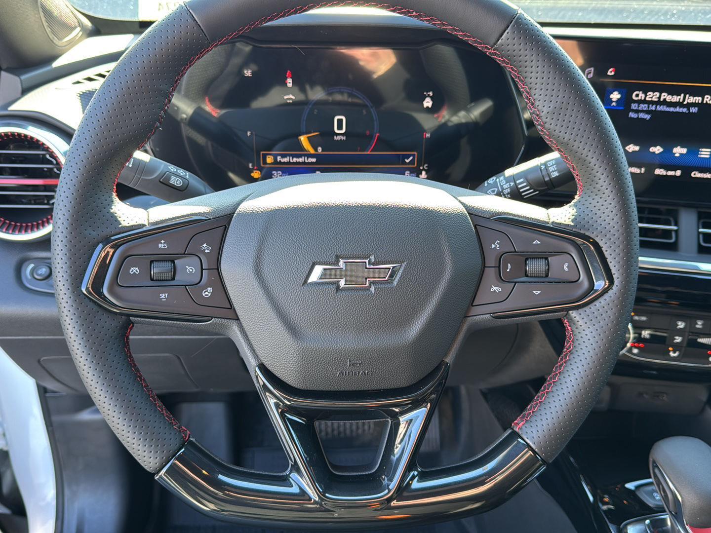 New 2026 Summit White Chevrolet 2RS image 17