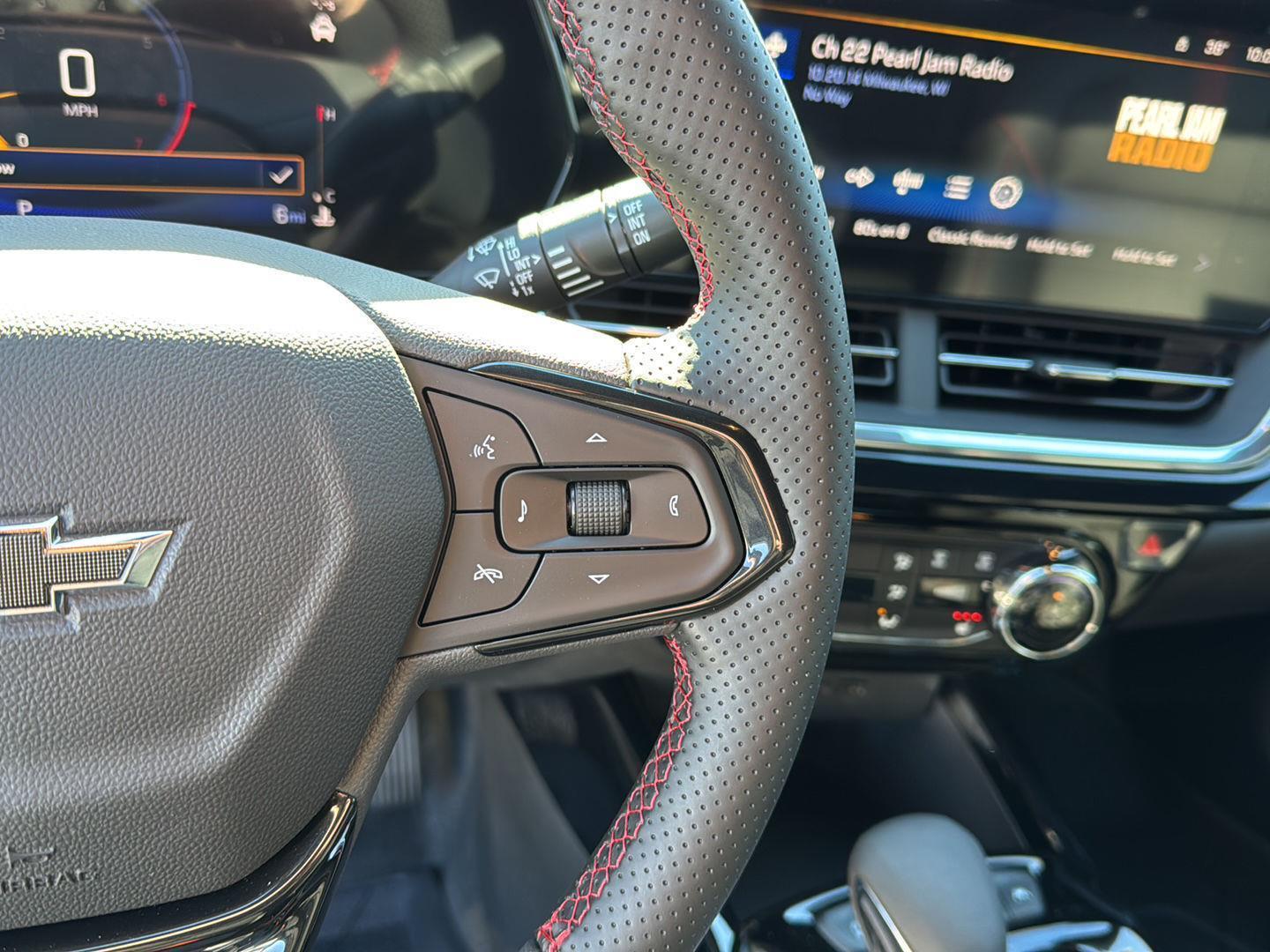 New 2026 Summit White Chevrolet 2RS image 19