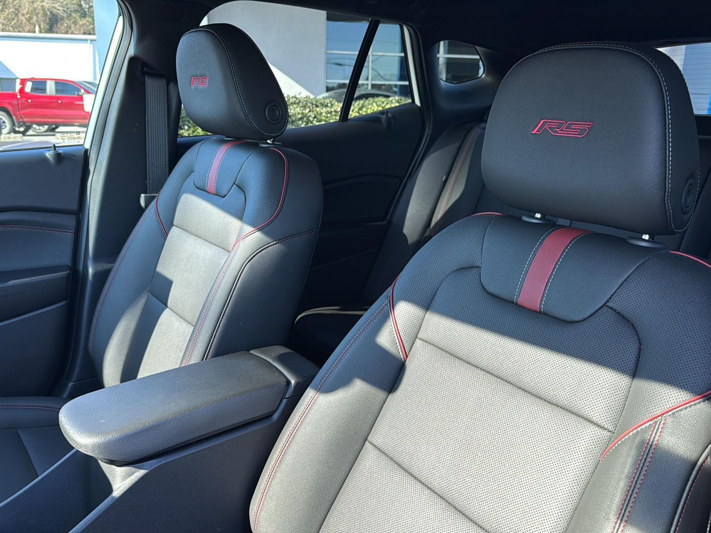 New 2026 Summit White Chevrolet 2RS image 25