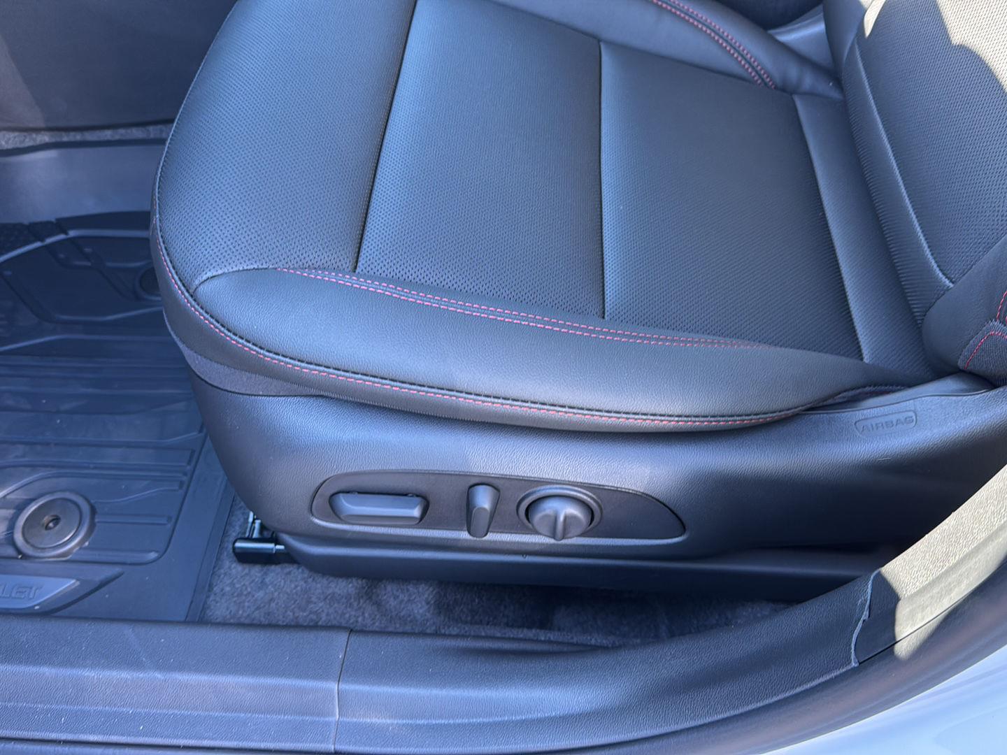 New 2026 Summit White Chevrolet 2RS image 26