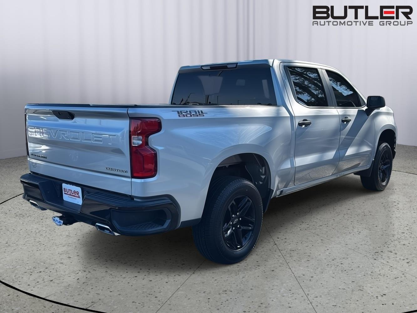 Used 2020 Silver Ice Metallic Chevrolet Custom Trail Boss image 5