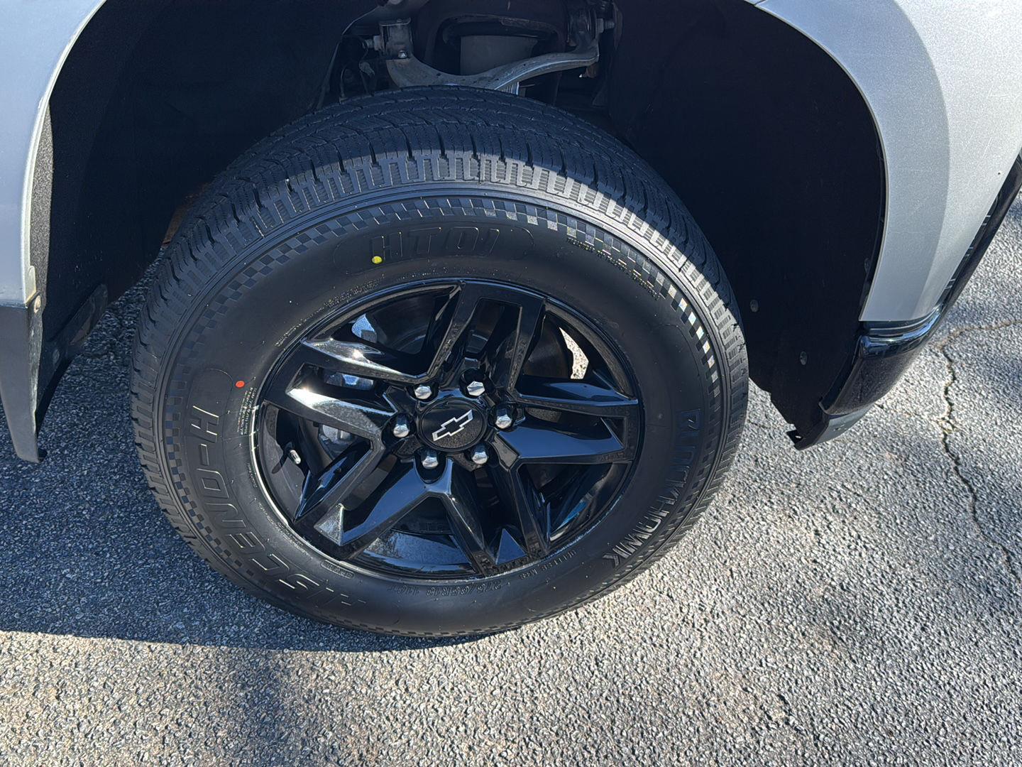 Used 2020 Silver Ice Metallic Chevrolet Custom Trail Boss image 34