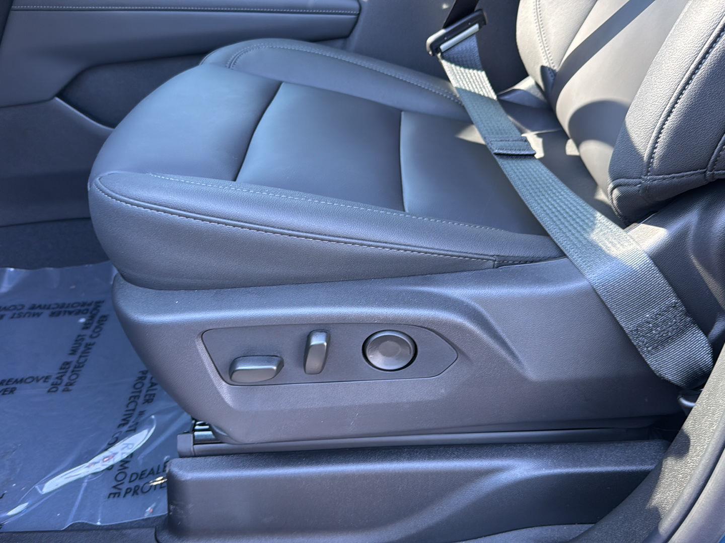 New 2026 Lakeshore Blue Metallic Chevrolet LT image 28