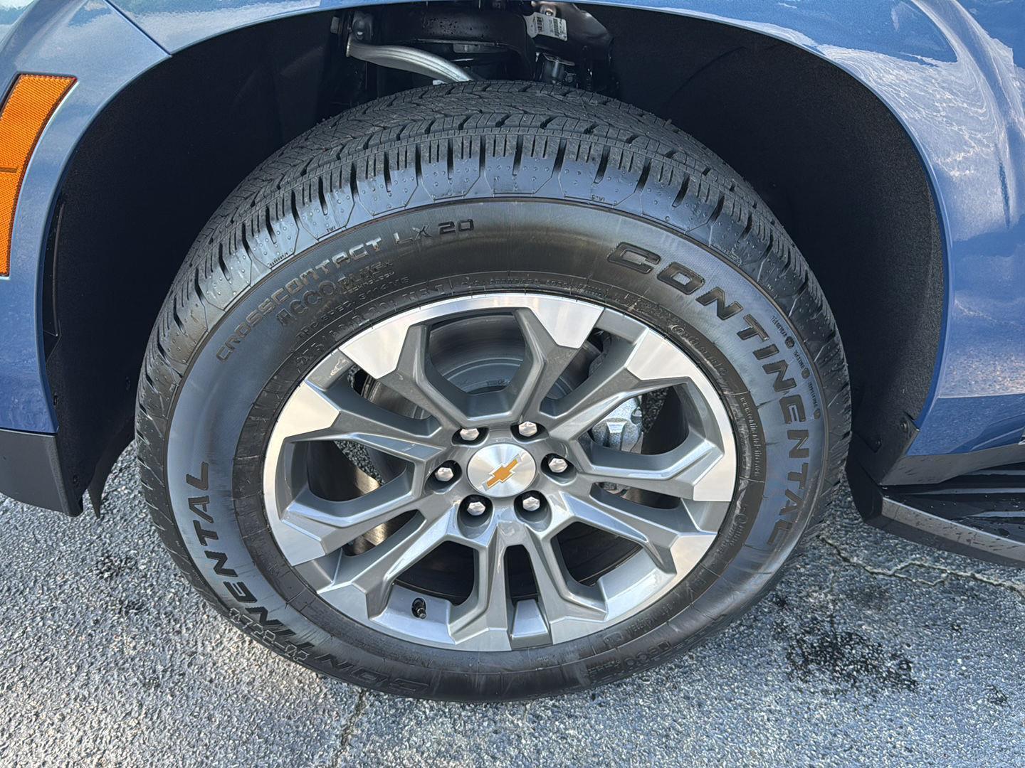 New 2026 Lakeshore Blue Metallic Chevrolet LT image 32