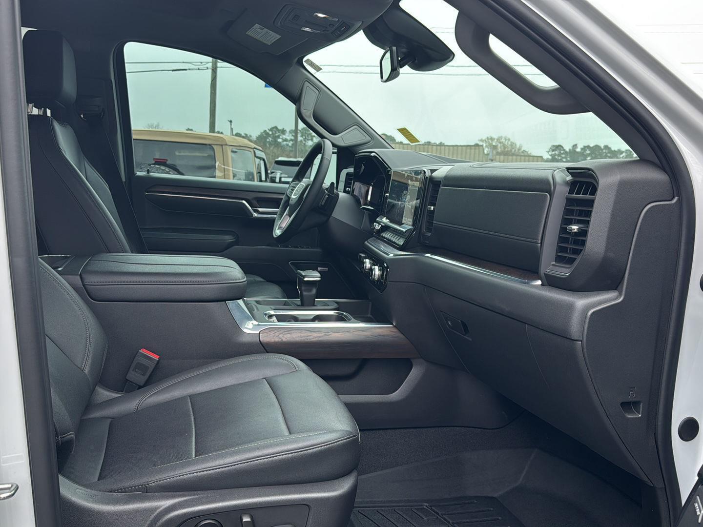 Used 2024 Summit White GMC SLT image 10