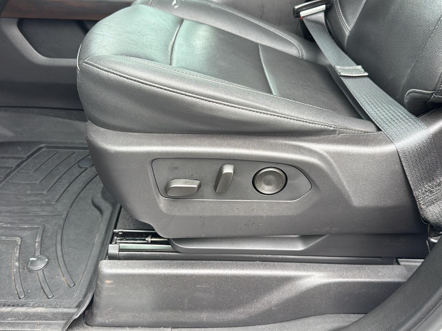 Used 2024 Summit White GMC SLT image 29