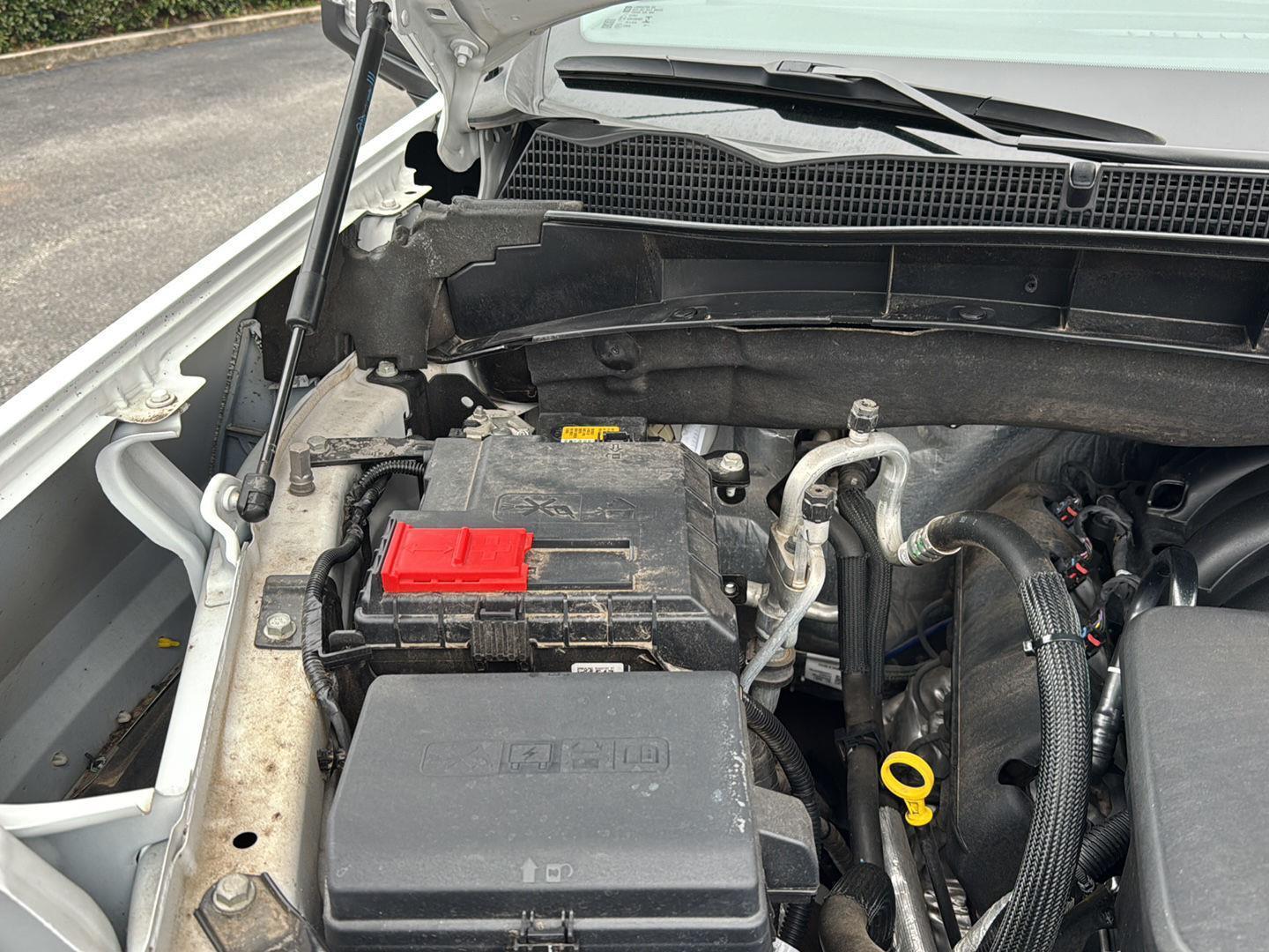 Used 2024 Summit White GMC SLT image 33