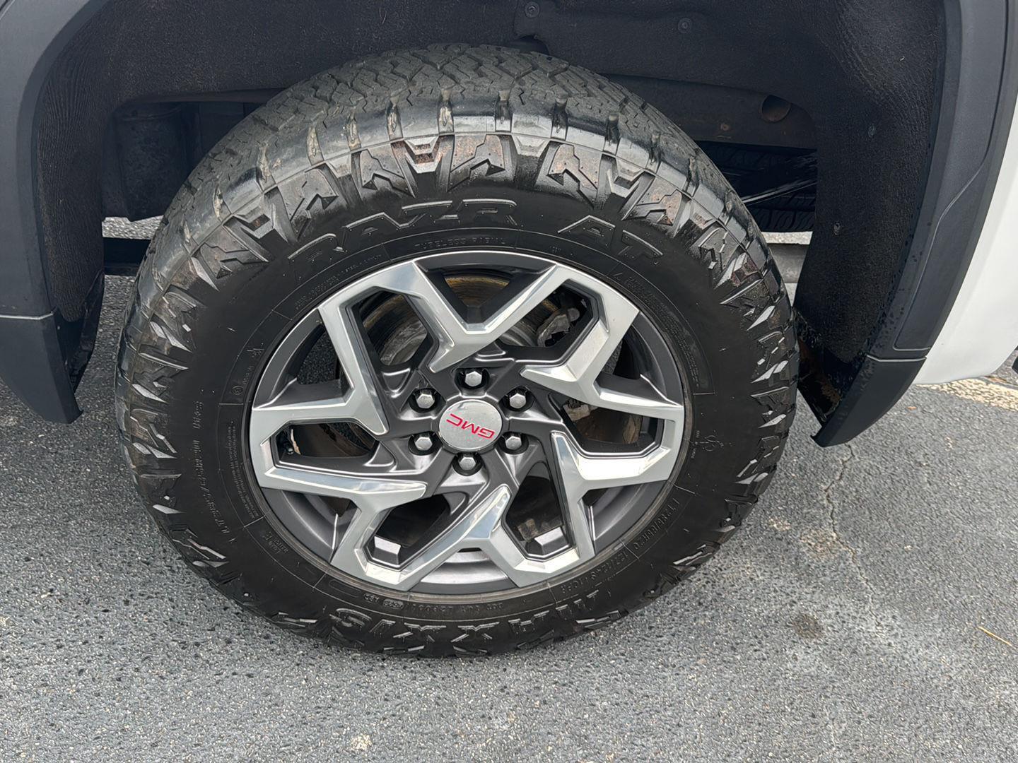 Used 2024 Summit White GMC SLT image 35