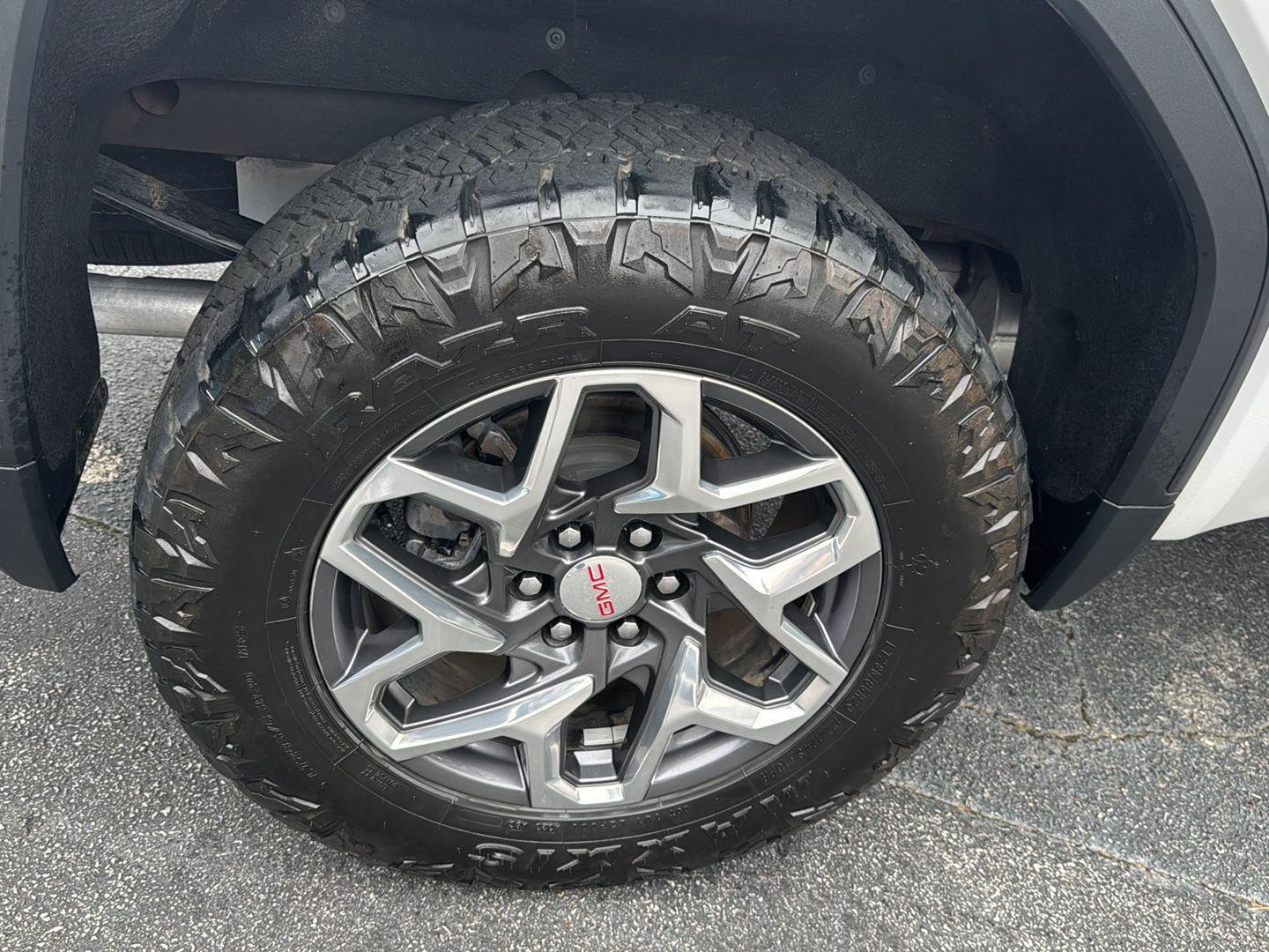 Used 2024 Summit White GMC SLT image 36