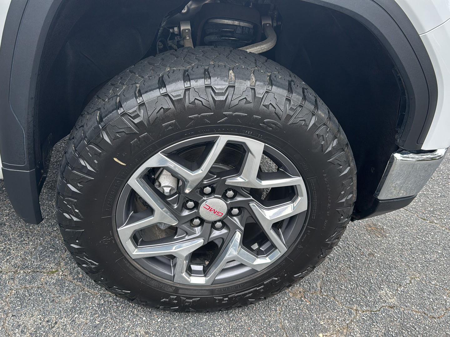 Used 2024 Summit White GMC SLT image 37