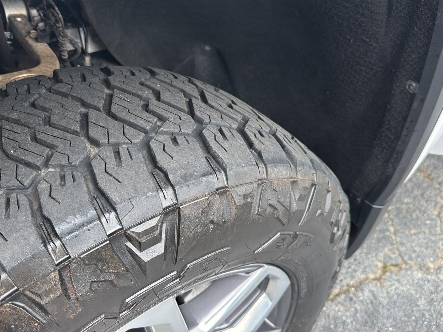 Used 2024 Summit White GMC SLT image 38