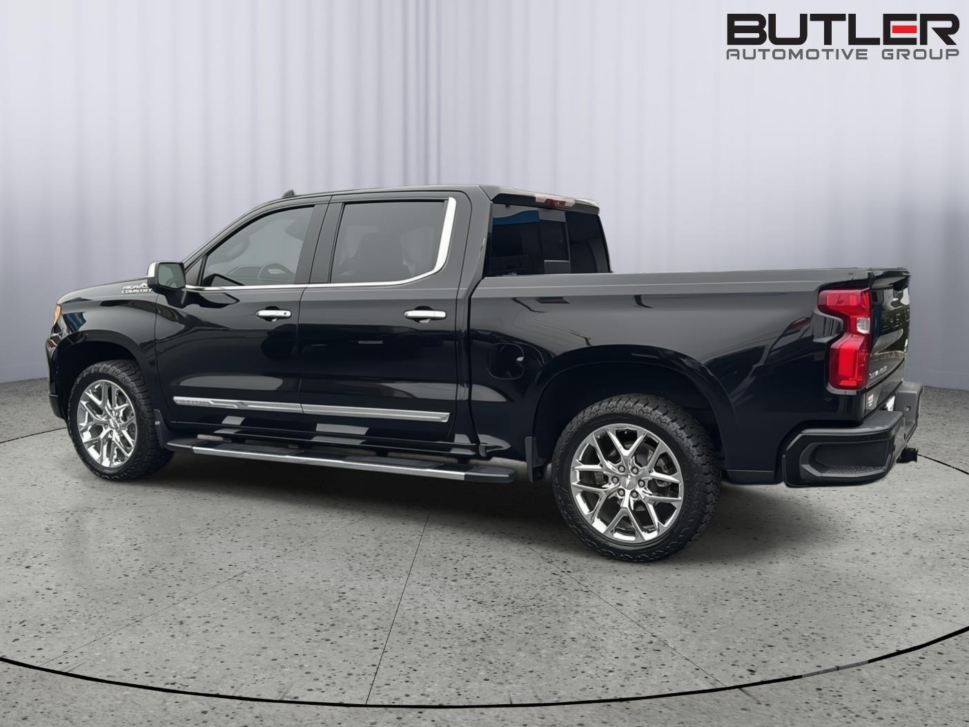 Used 2023 Black Chevrolet High Country image 3