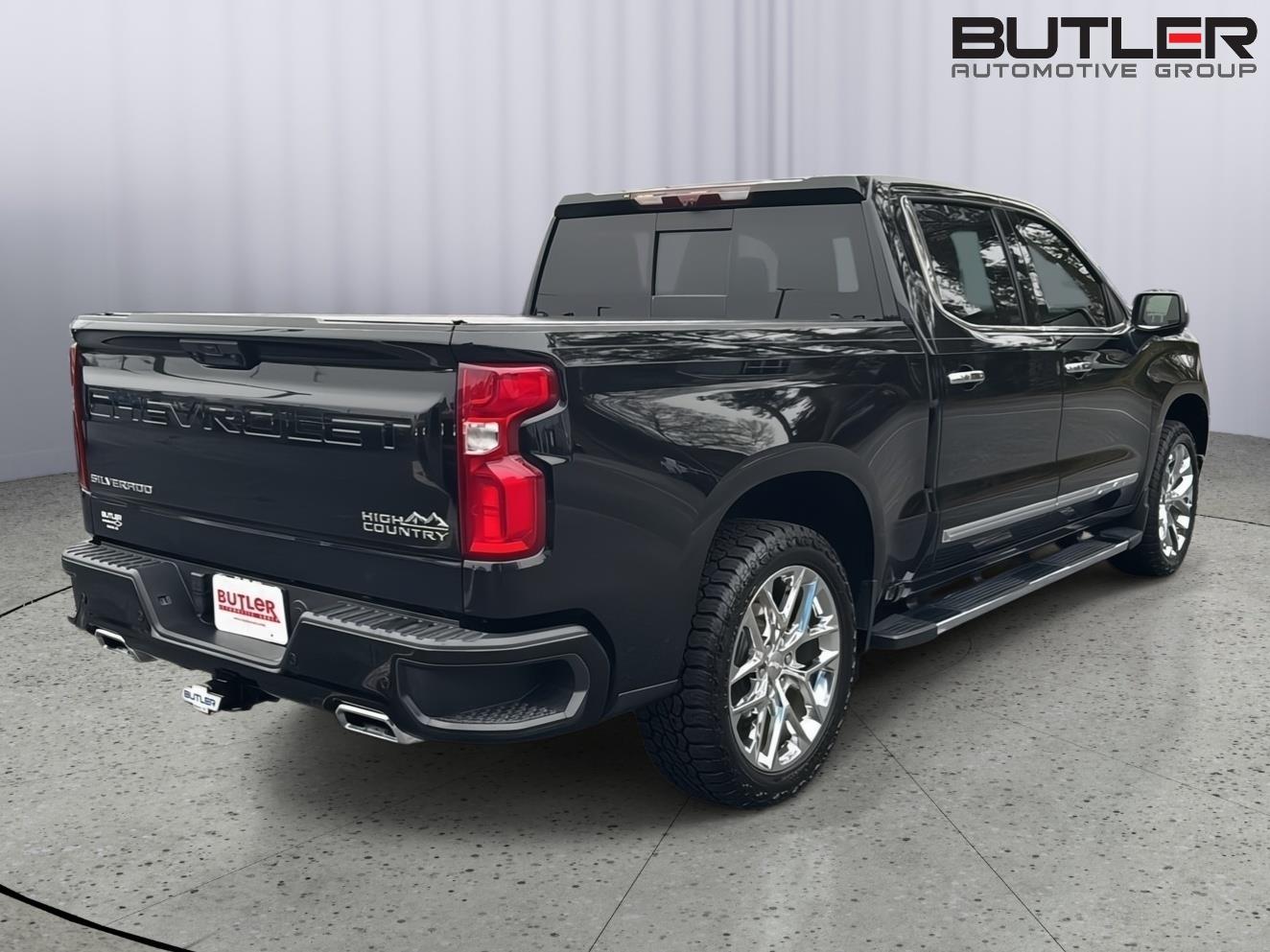 Used 2023 Black Chevrolet High Country image 6