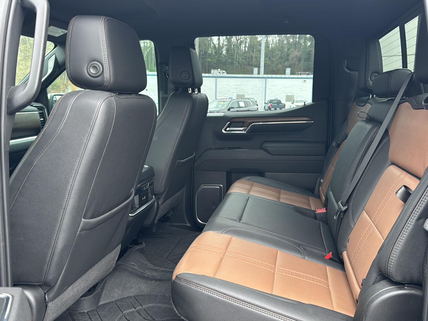 Used 2023 Black Chevrolet High Country image 10