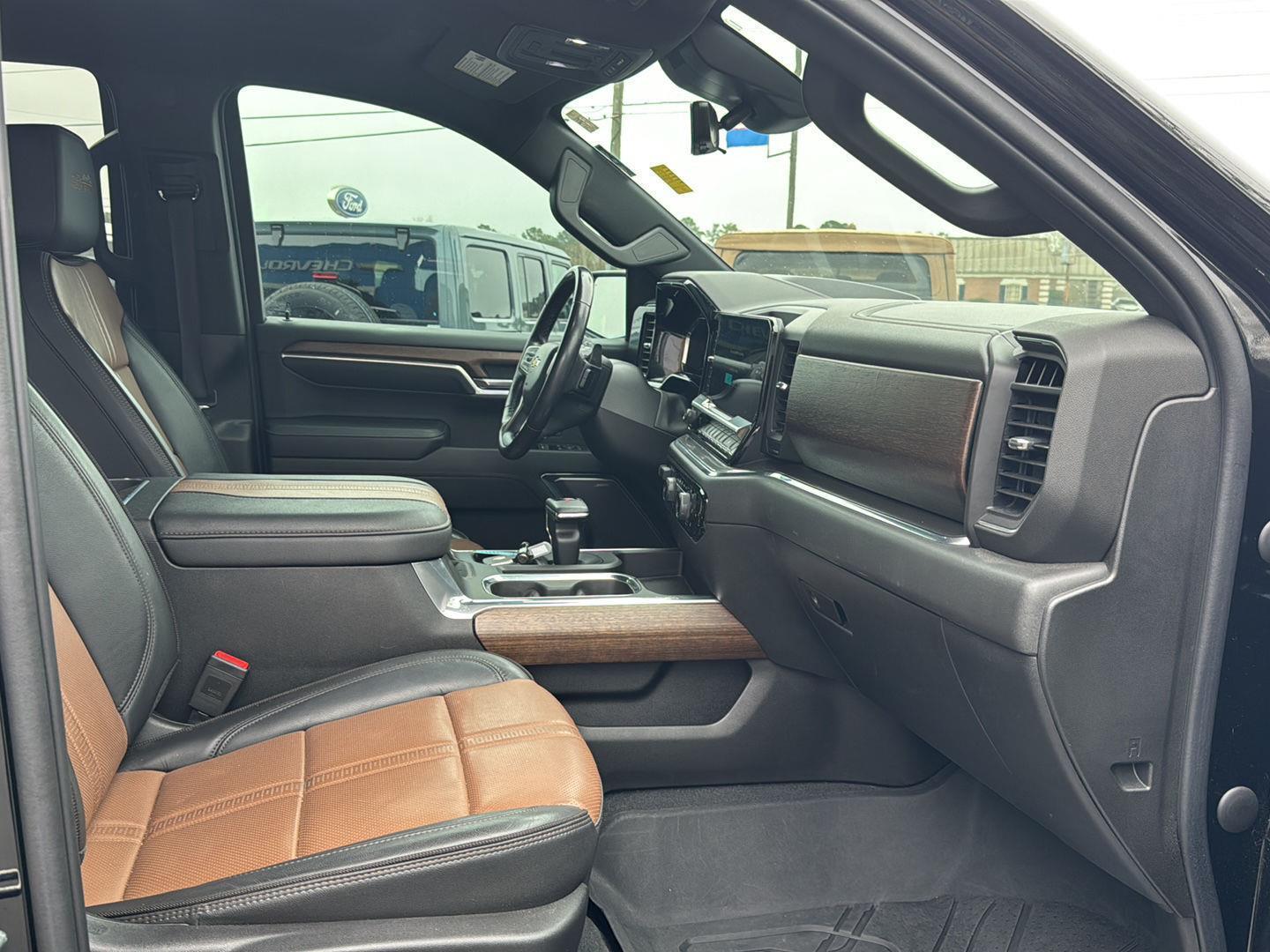 Used 2023 Black Chevrolet High Country image 11