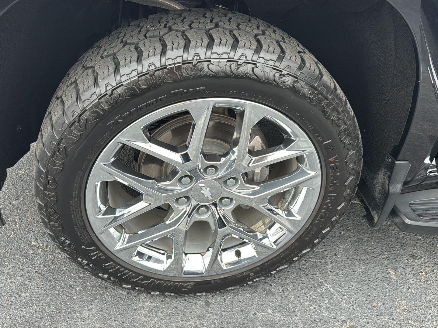 Used 2023 Black Chevrolet High Country image 32