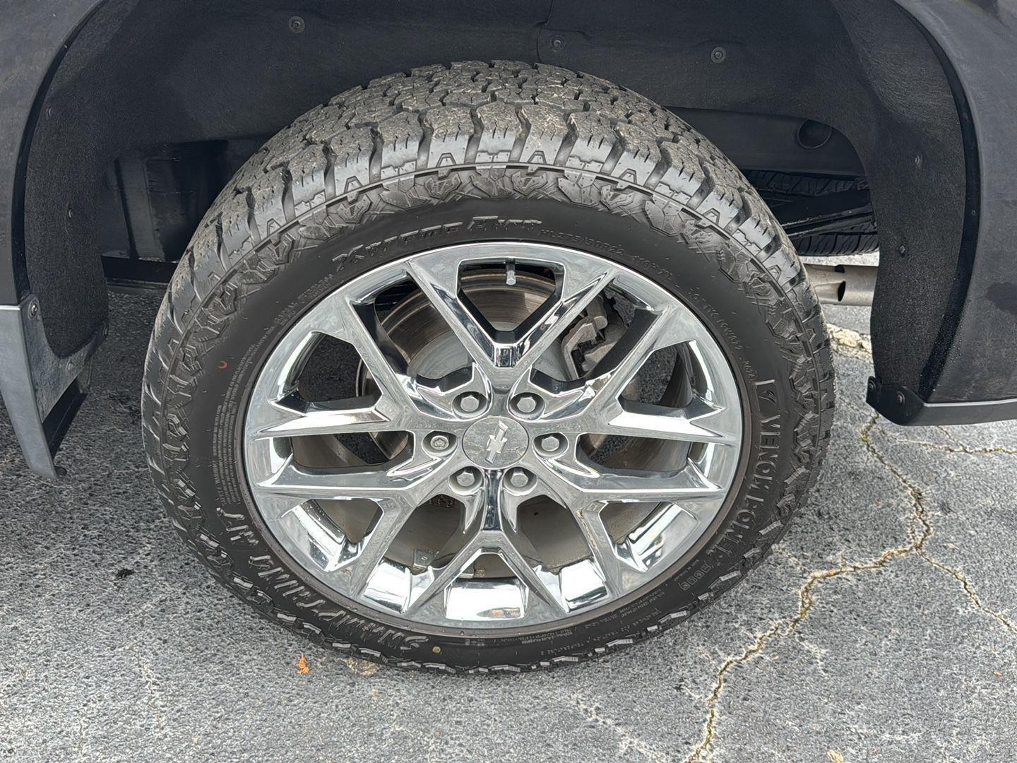 Used 2023 Black Chevrolet High Country image 33