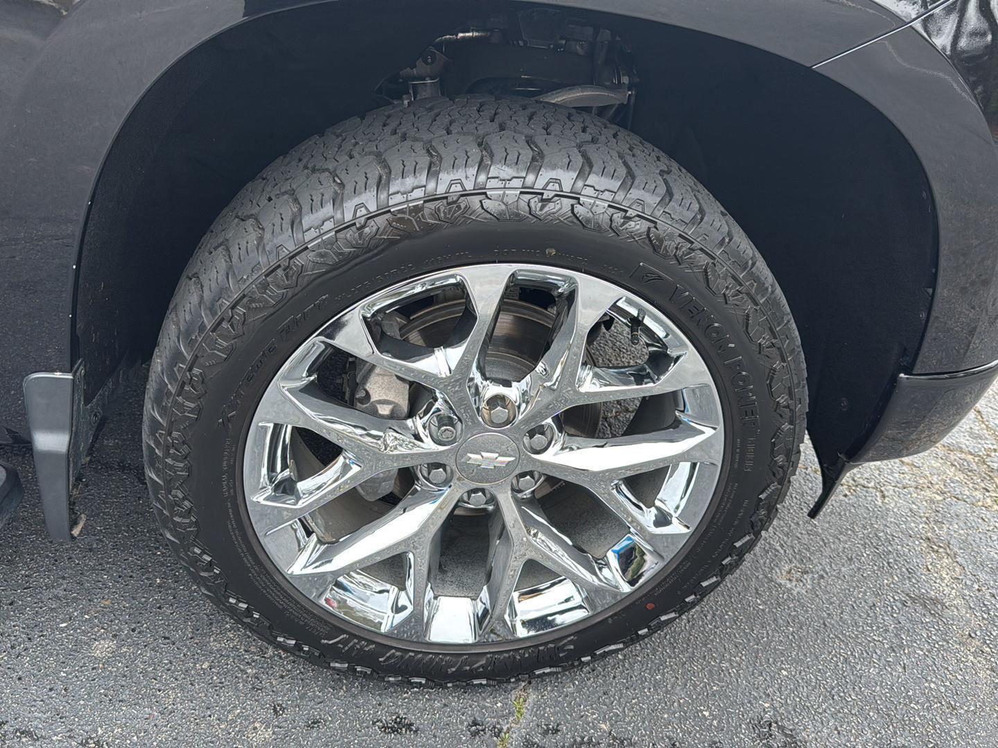 Used 2023 Black Chevrolet High Country image 35