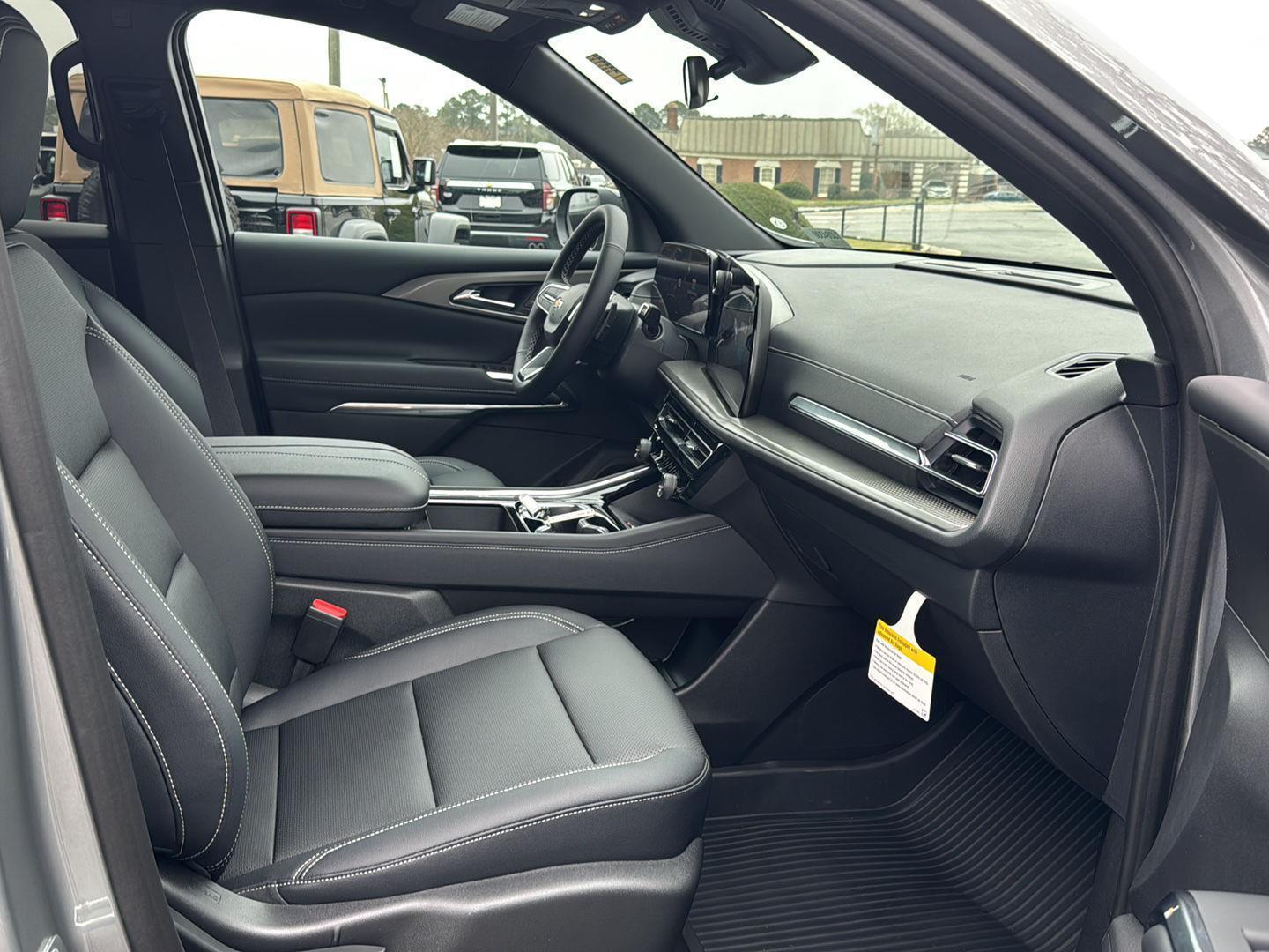 New 2026 Sterling Gray Metallic Chevrolet FWD LT image 10