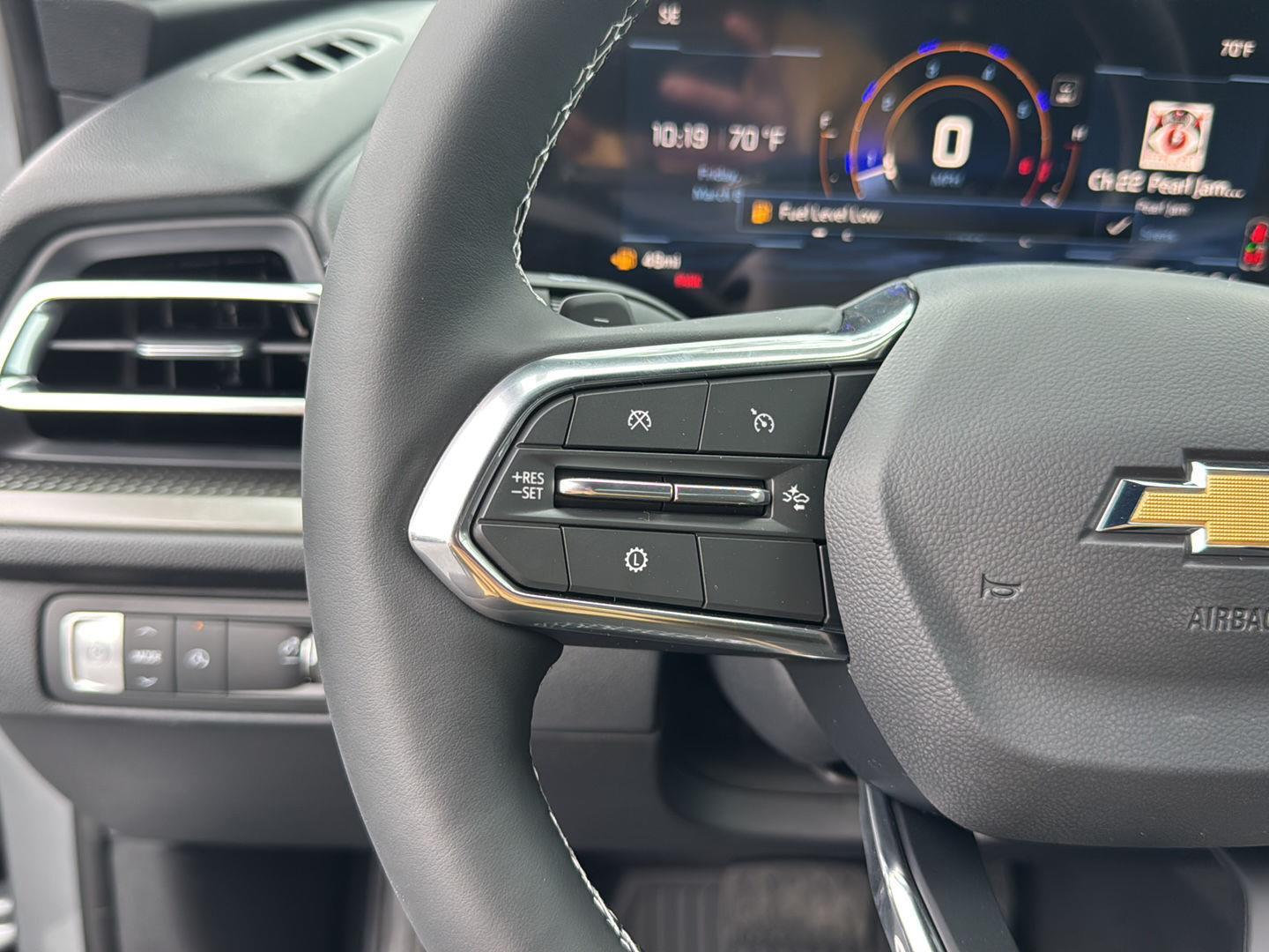 New 2026 Sterling Gray Metallic Chevrolet FWD LT image 18