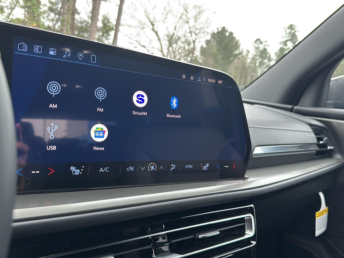 New 2026 Mosaic Black Metallic Chevrolet FWD LT image 21