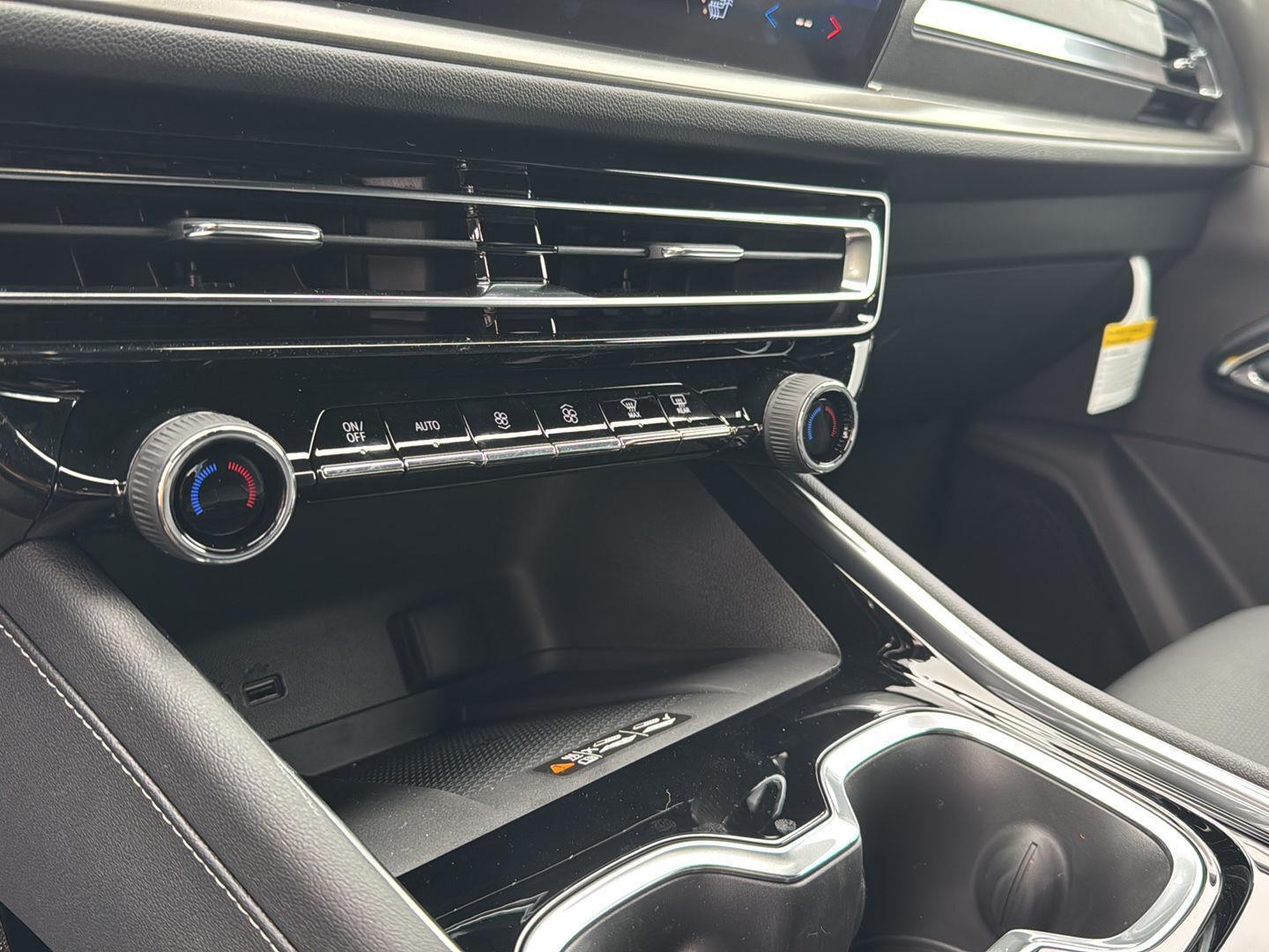 New 2026 Mosaic Black Metallic Chevrolet FWD LT image 23