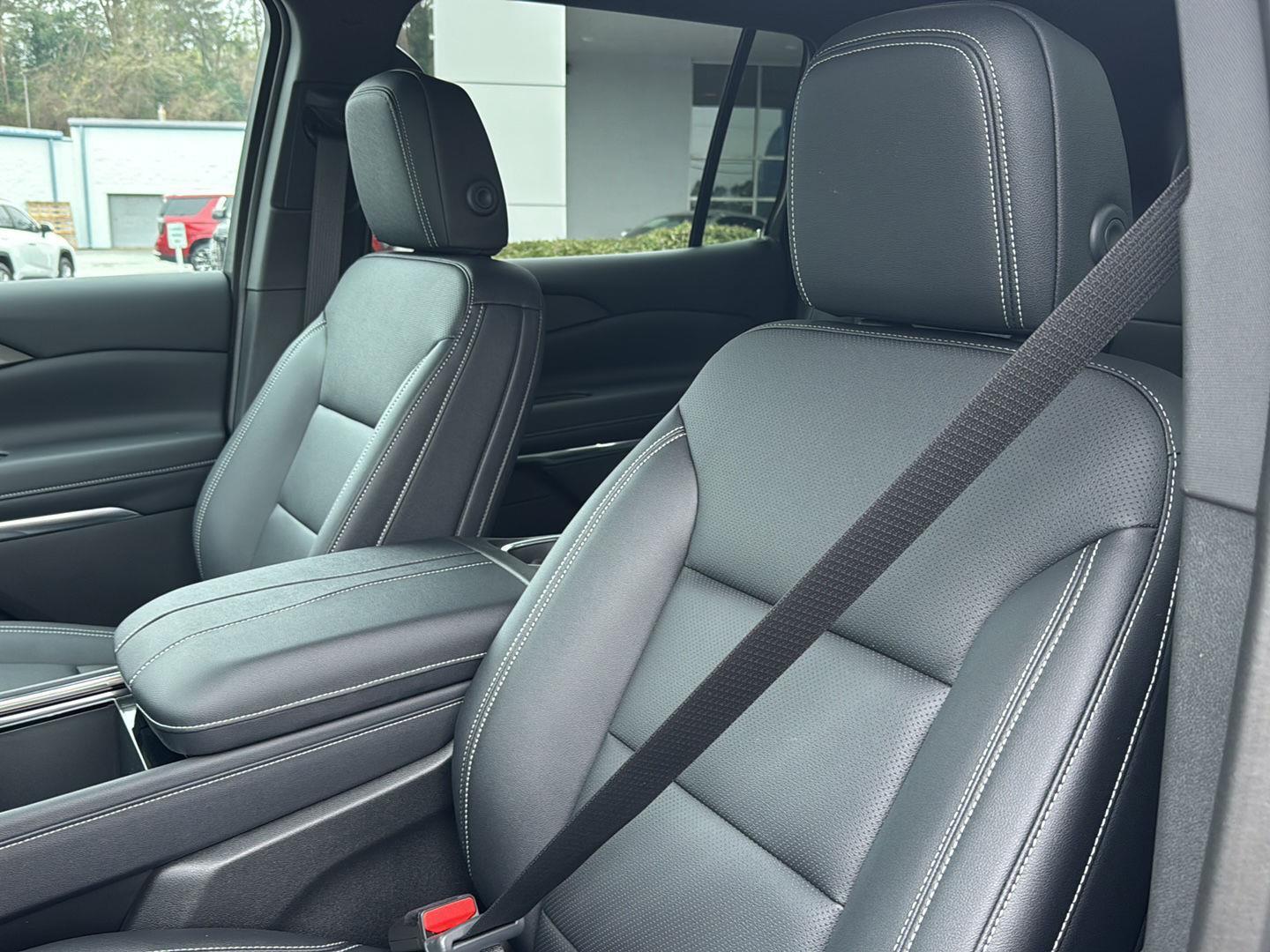 New 2026 Mosaic Black Metallic Chevrolet FWD LT image 24