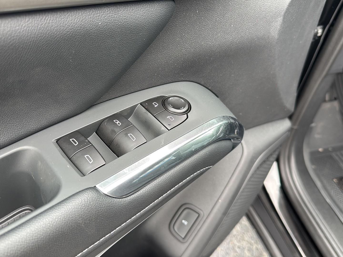 New 2026 Mosaic Black Metallic Chevrolet FWD LT image 26