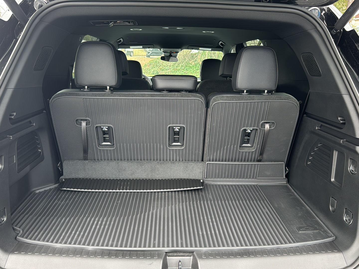 New 2026 Mosaic Black Metallic Chevrolet FWD LT image 27