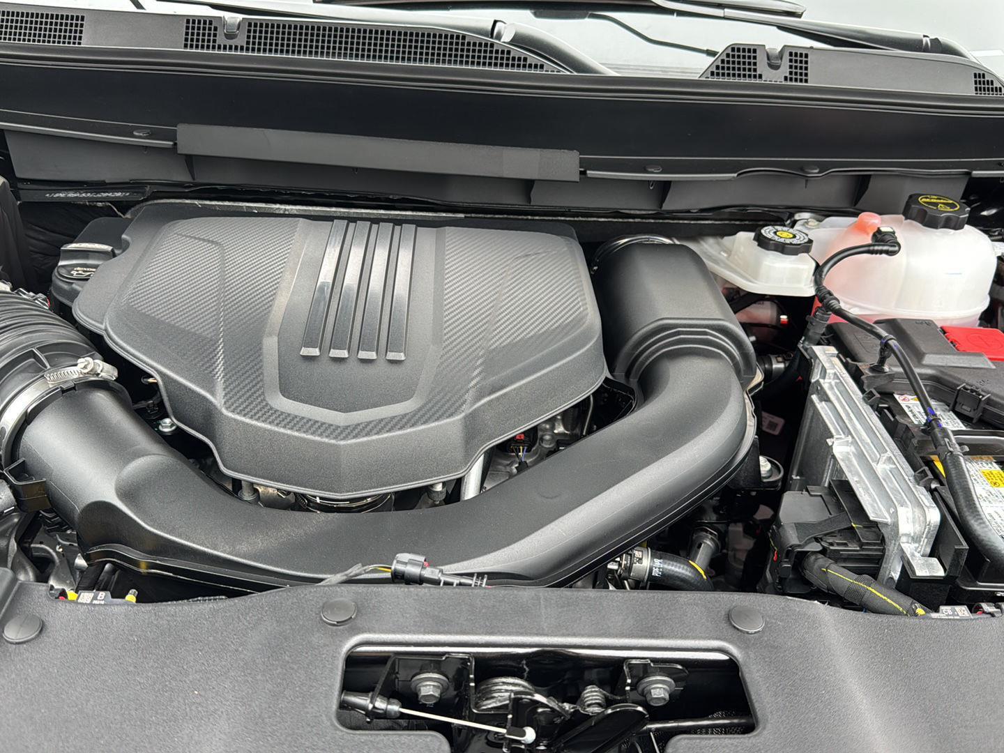 New 2026 Mosaic Black Metallic Chevrolet FWD LT image 28