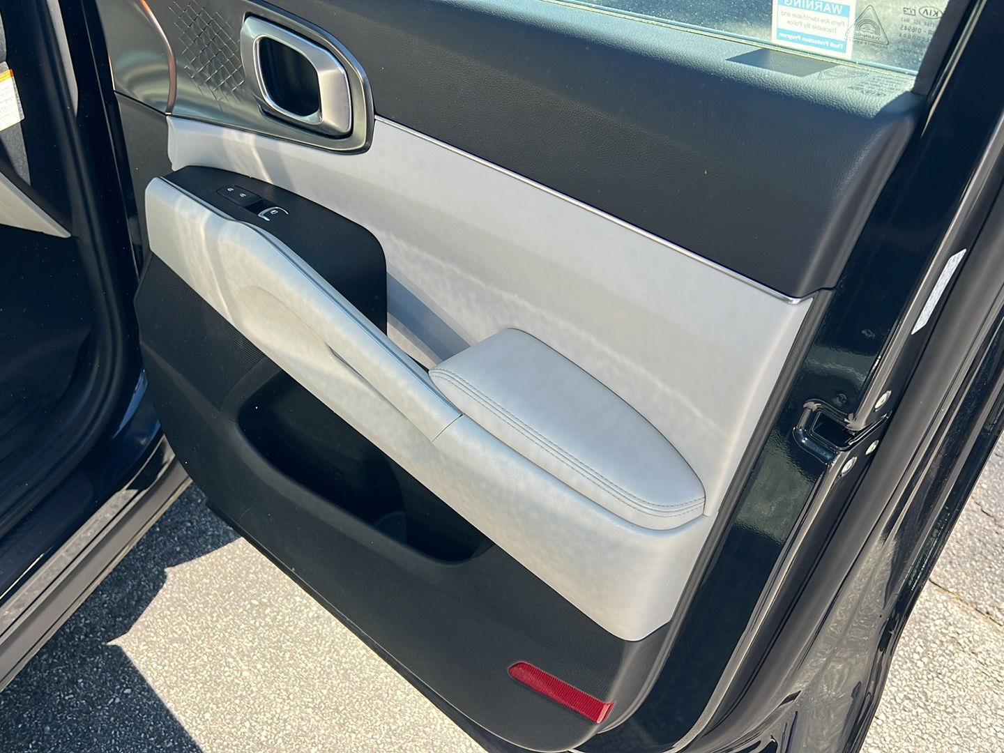 Used 2021 Gravity Blue Kia S image 15