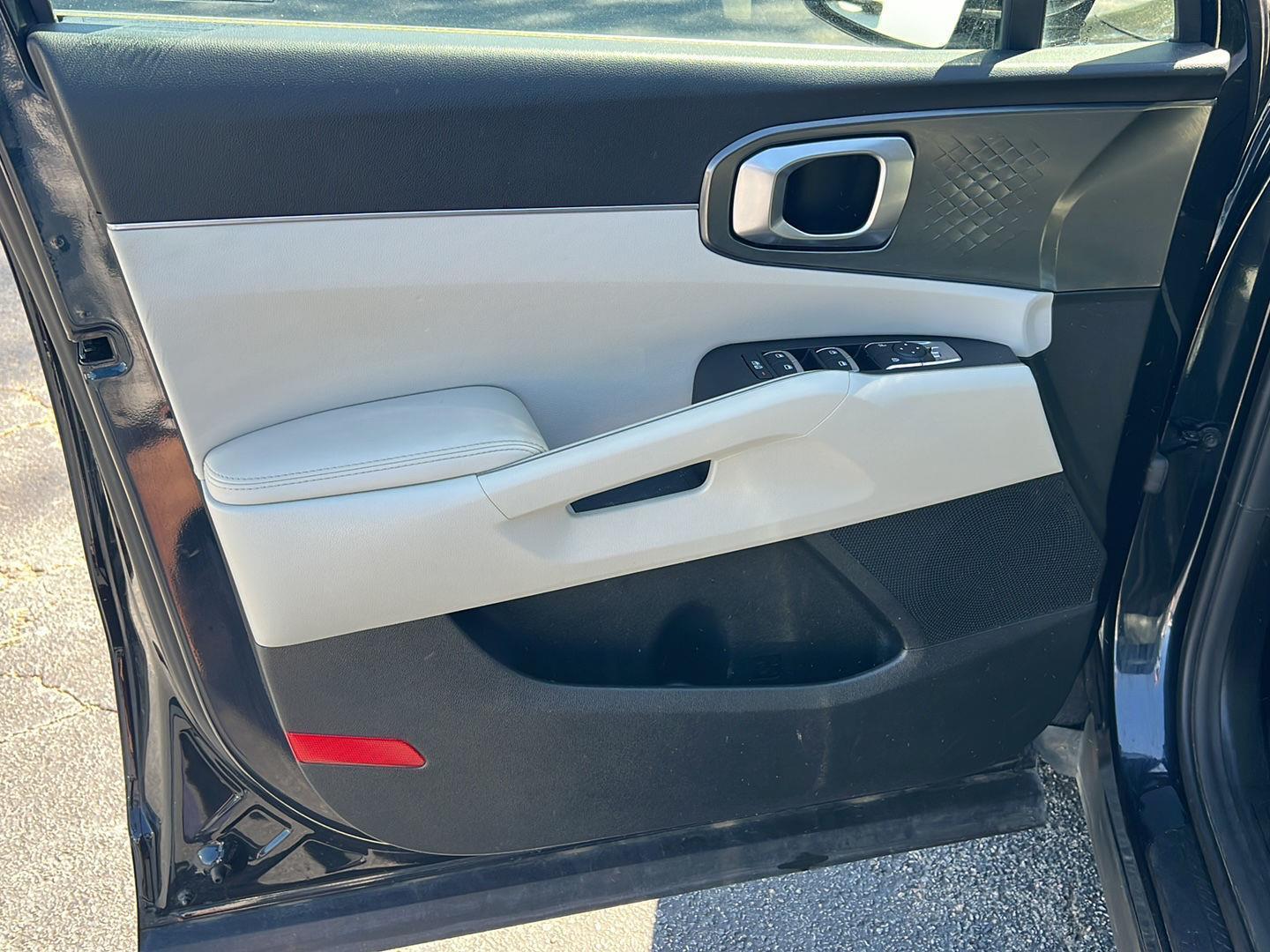 Used 2021 Gravity Blue Kia S image 17