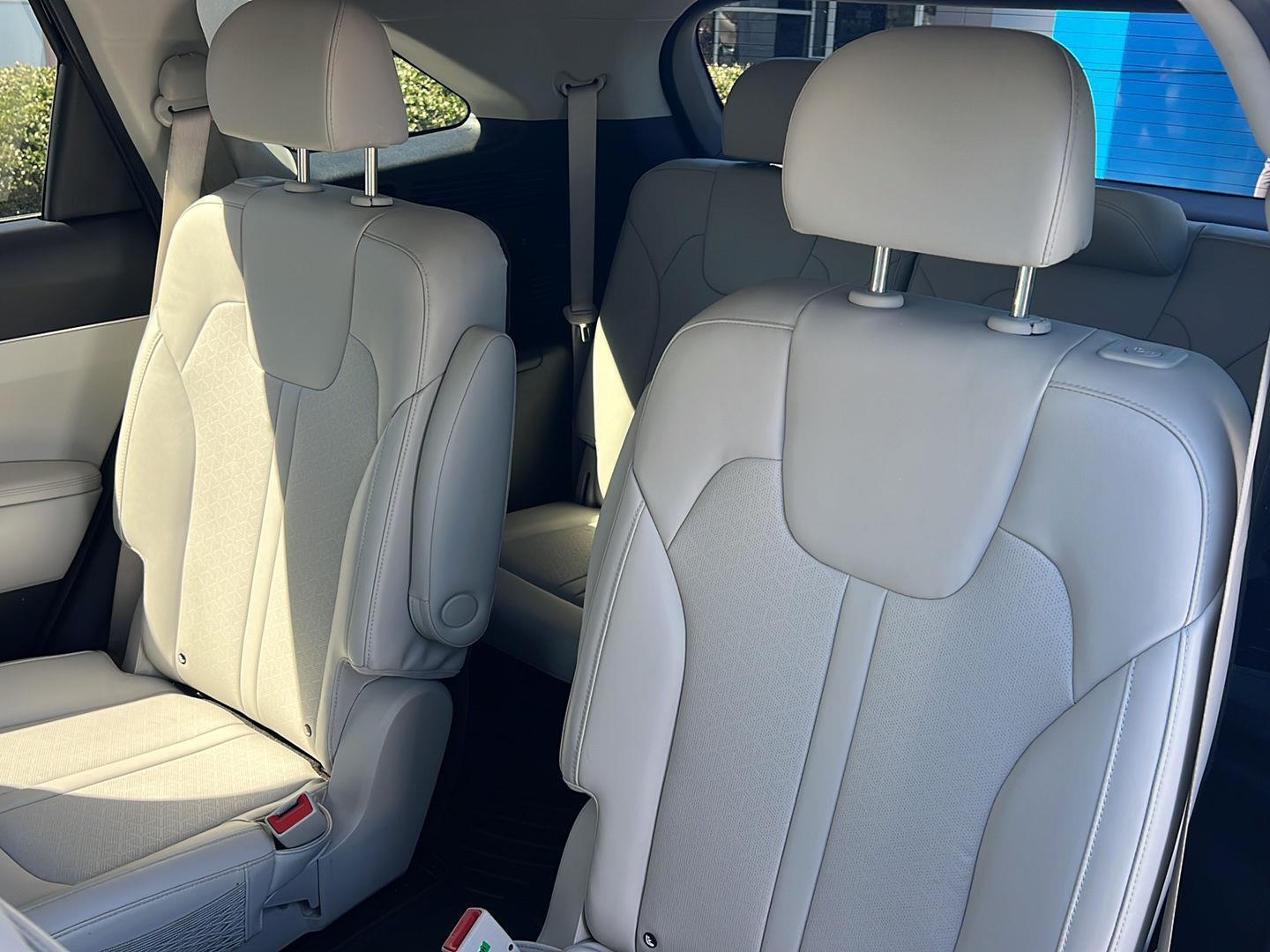 Used 2021 Gravity Blue Kia S image 33